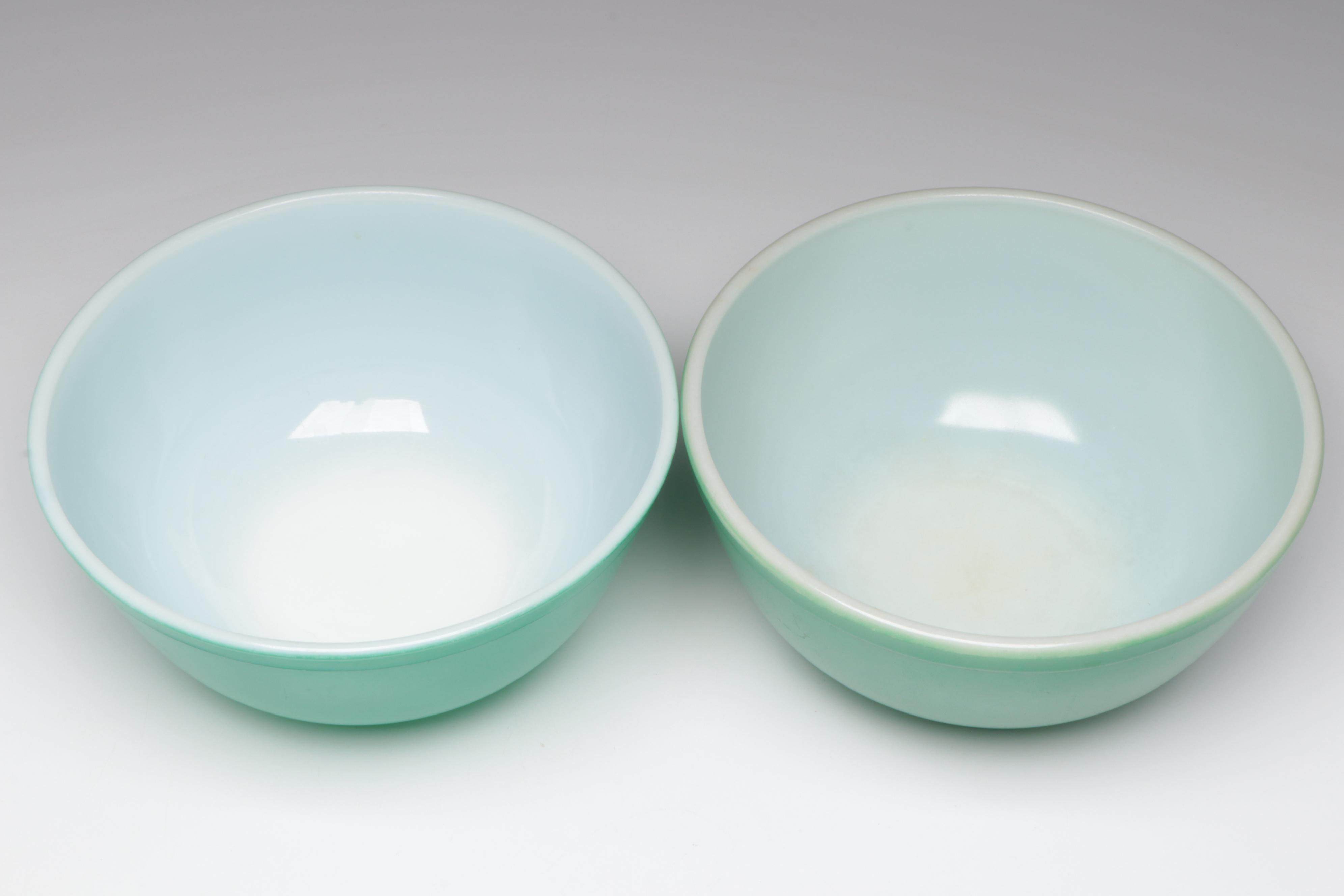 Pyrex Glass Mixing Bowls, Mid-20th Century