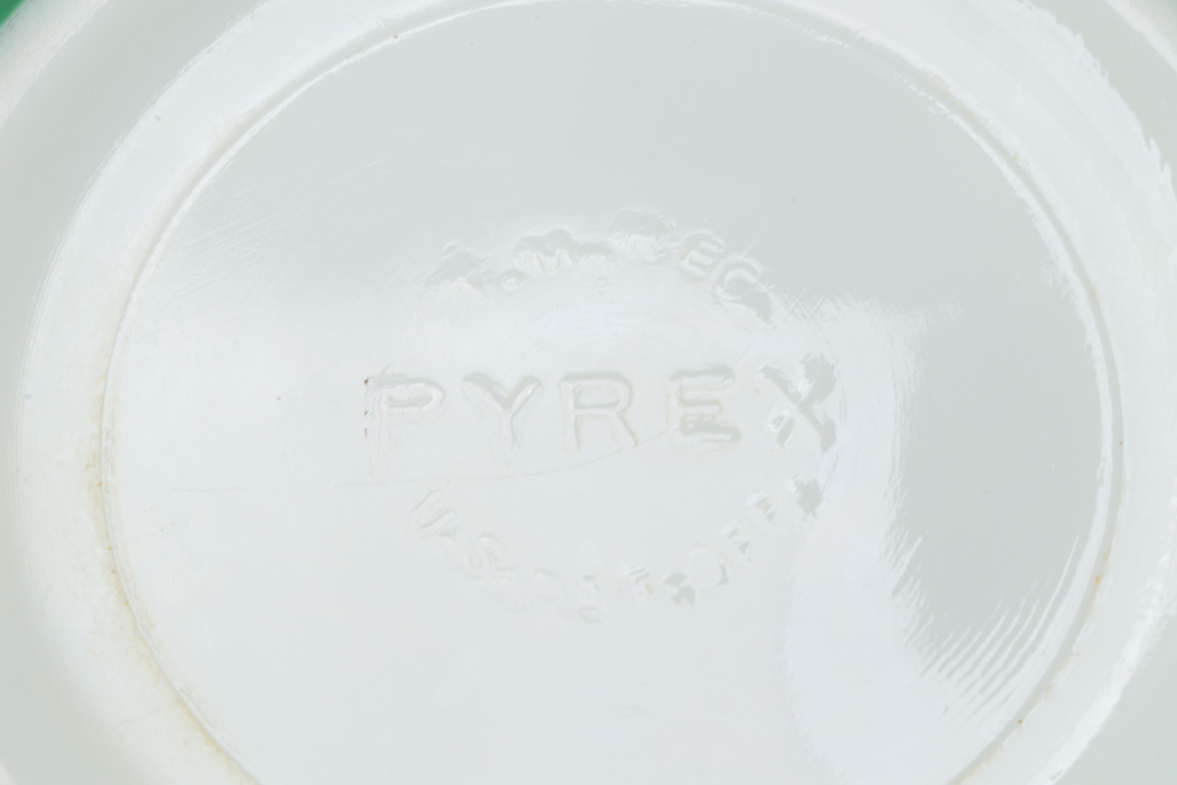 Pyrex Glass Mixing Bowls, Mid-20th Century