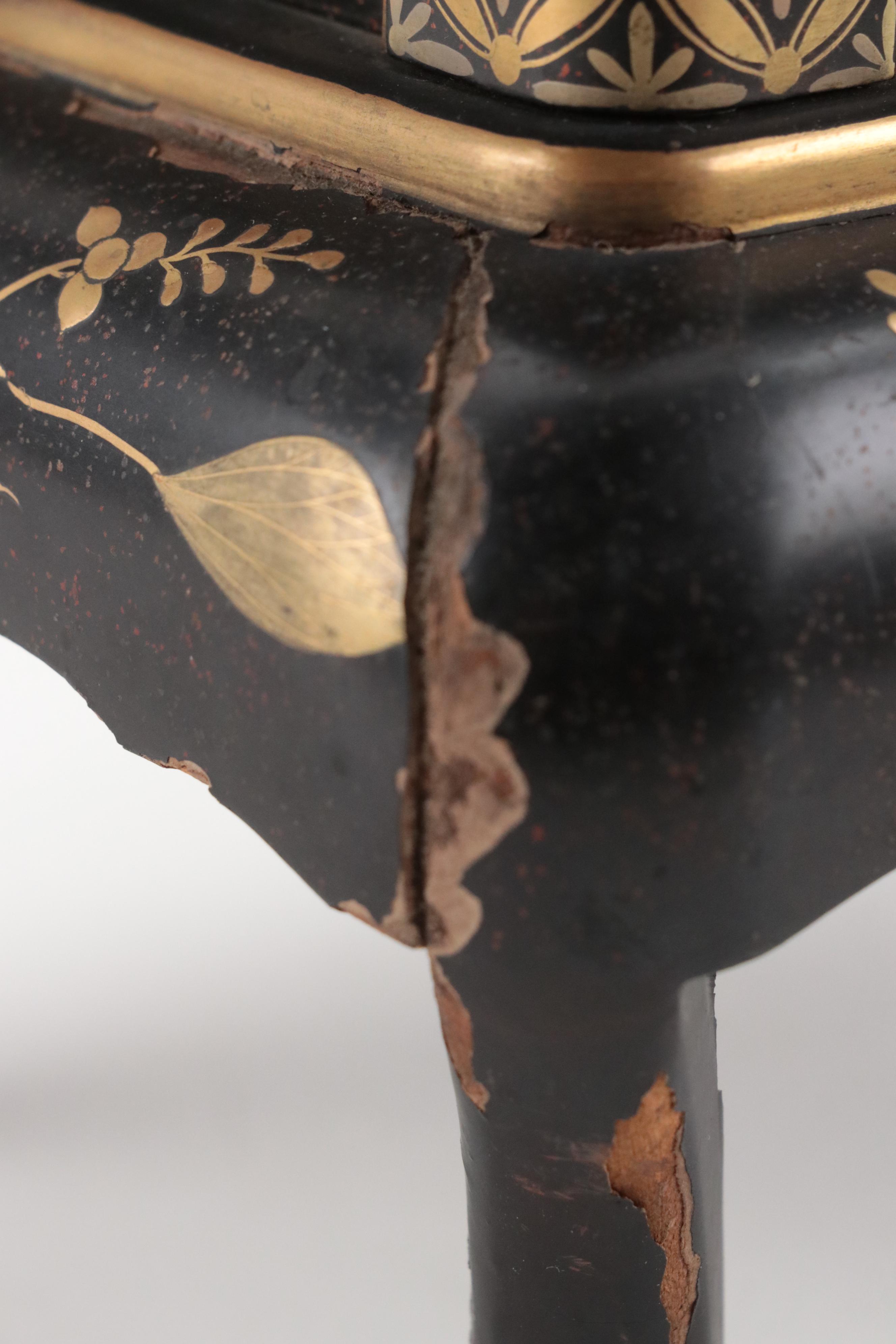 Chinese Hand-Painted Four-Panel Tabletop Divider and Footed Stand