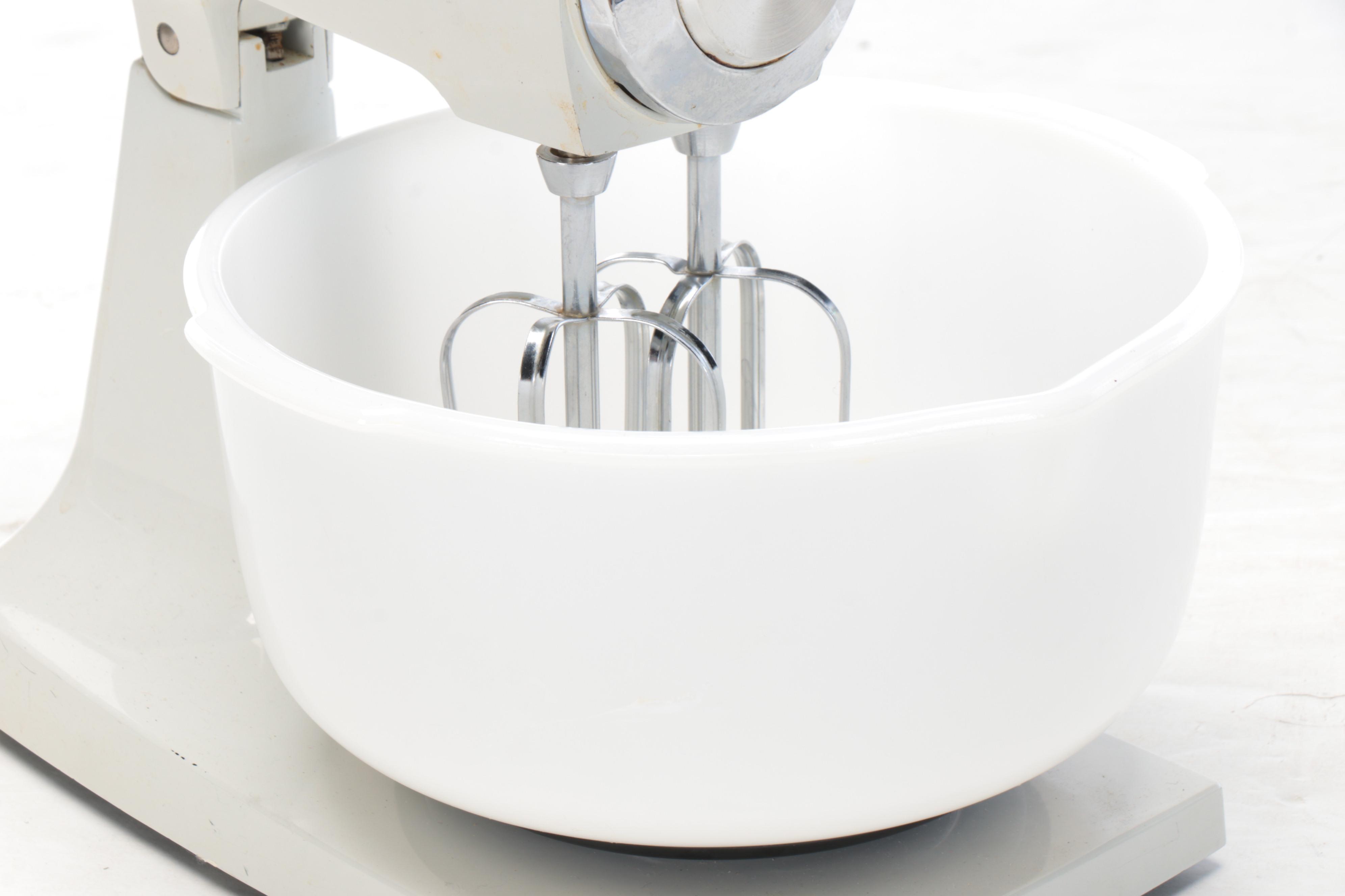 Sunbeam Mixmaster Mixer with Nesting Bowls