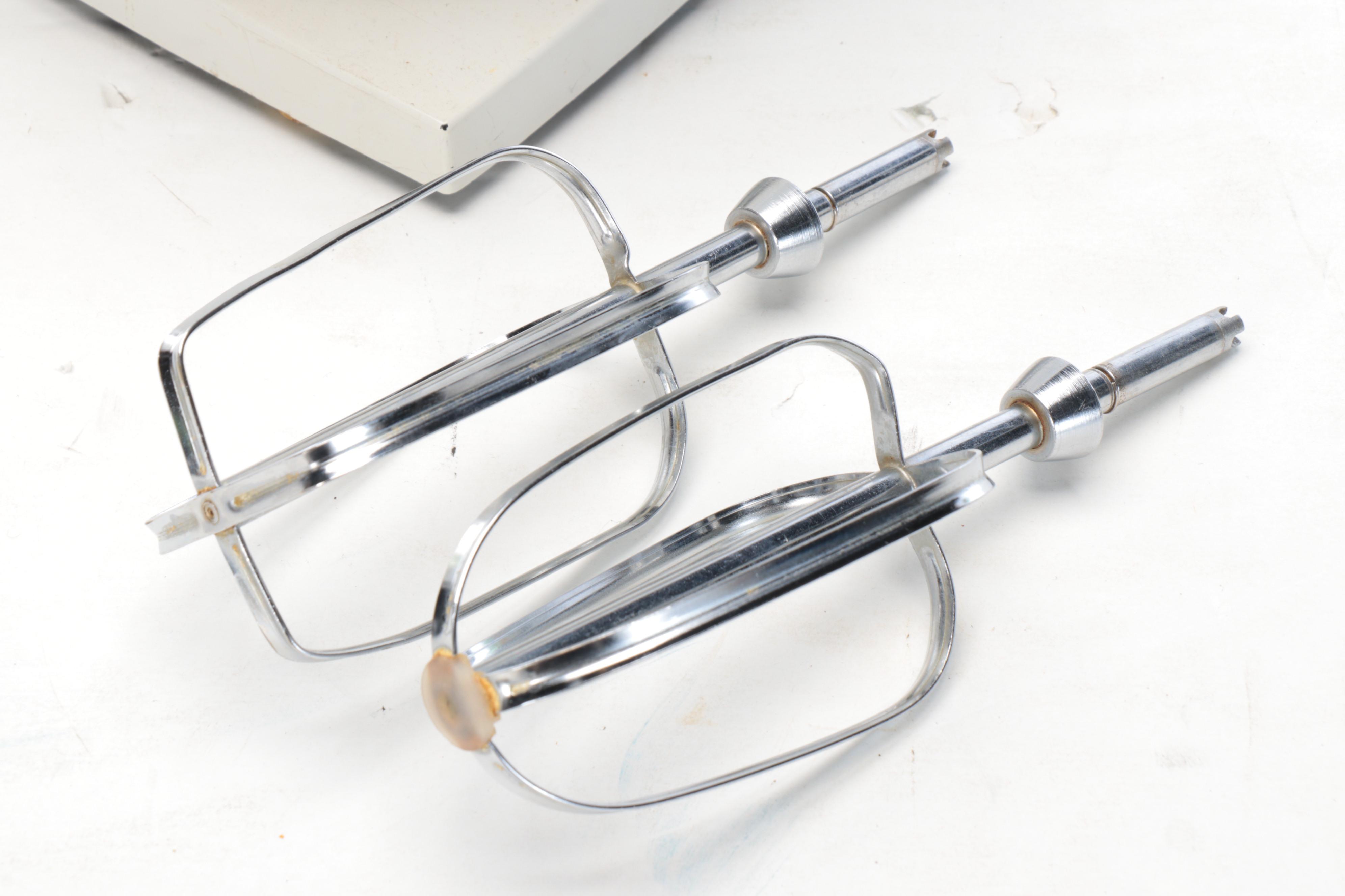 Sunbeam Mixmaster Mixer with Nesting Bowls