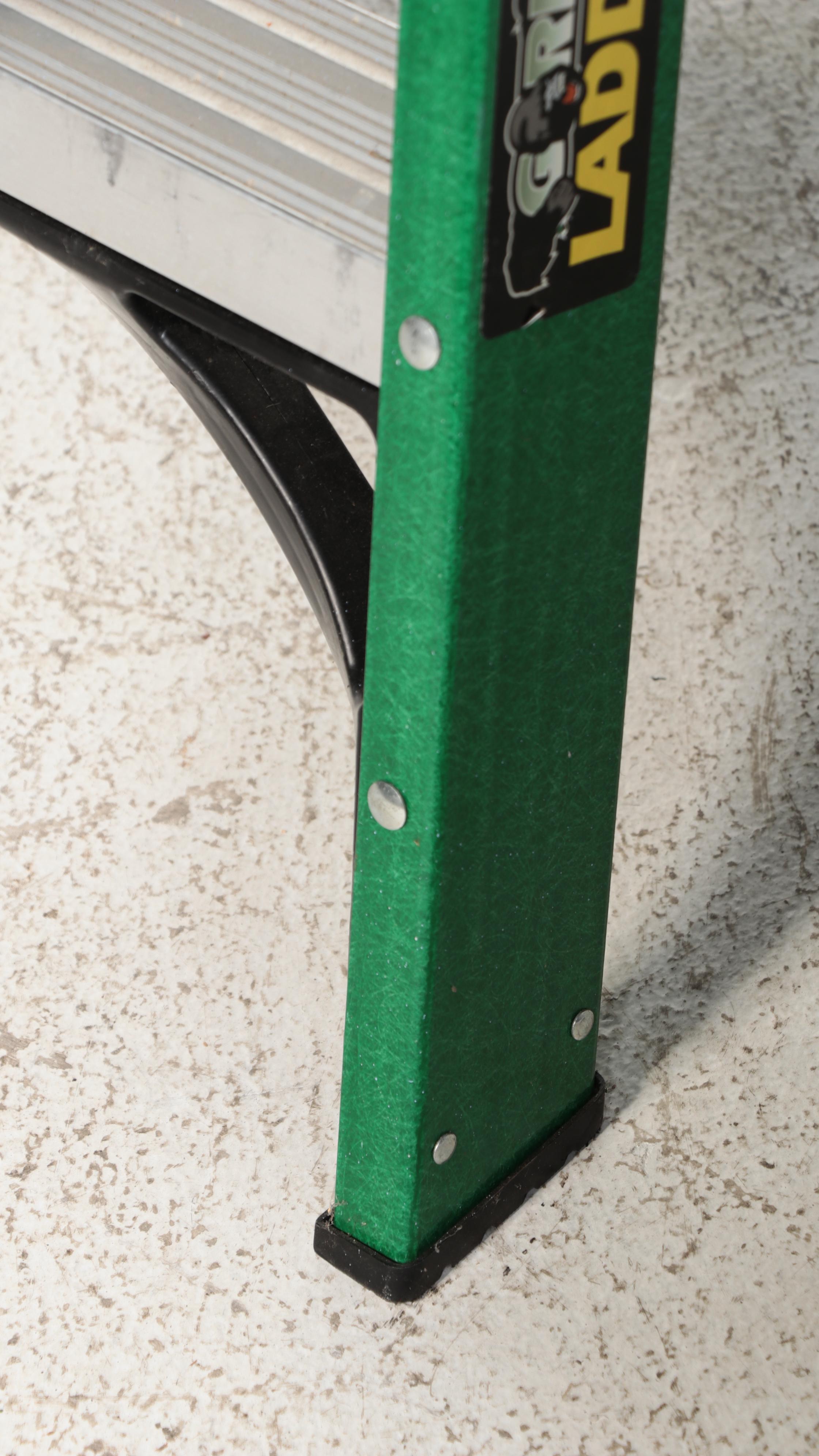 Gorilla Ladders Fiberglass Step Ladder