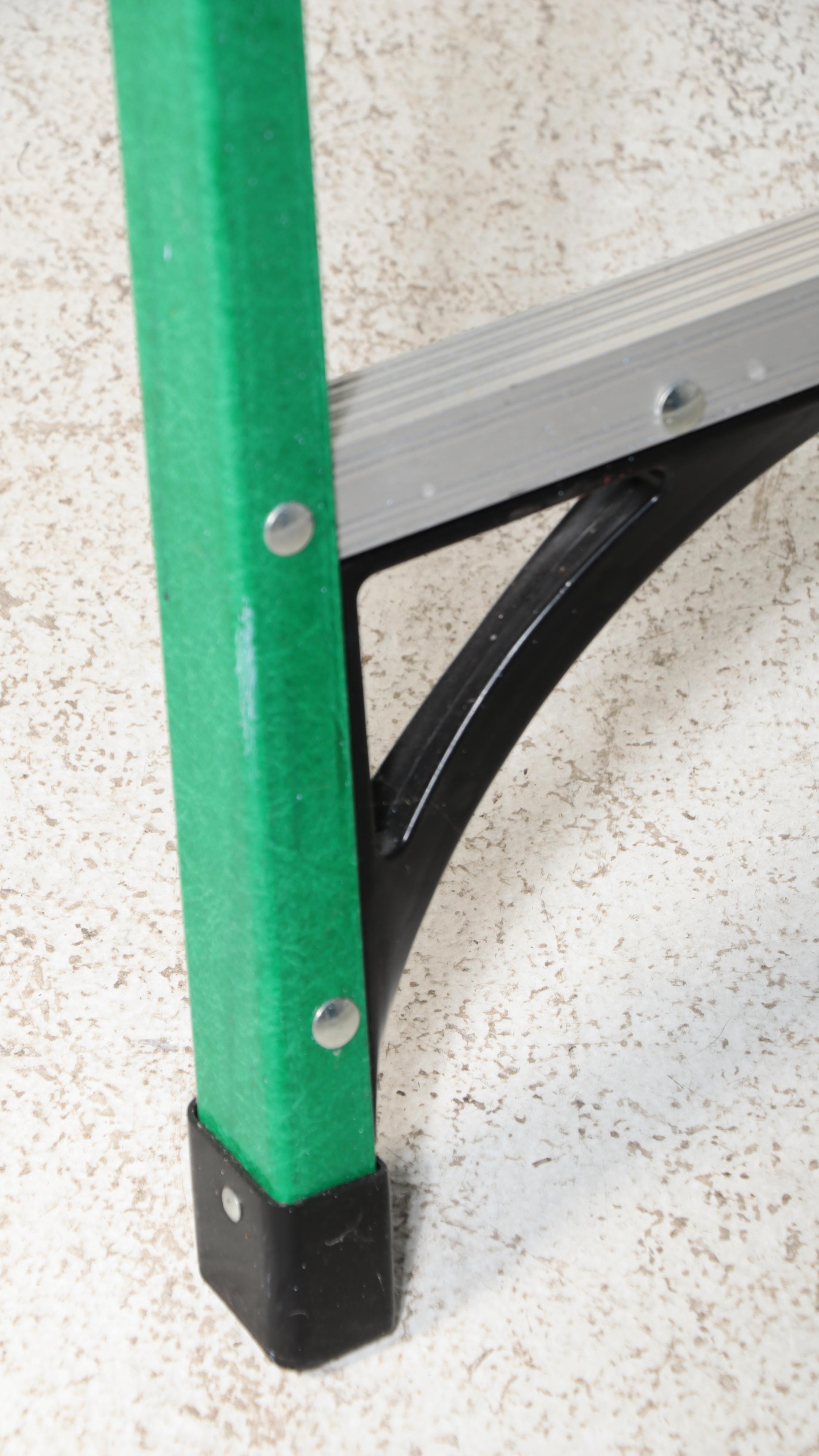 Gorilla Ladders Fiberglass Step Ladder