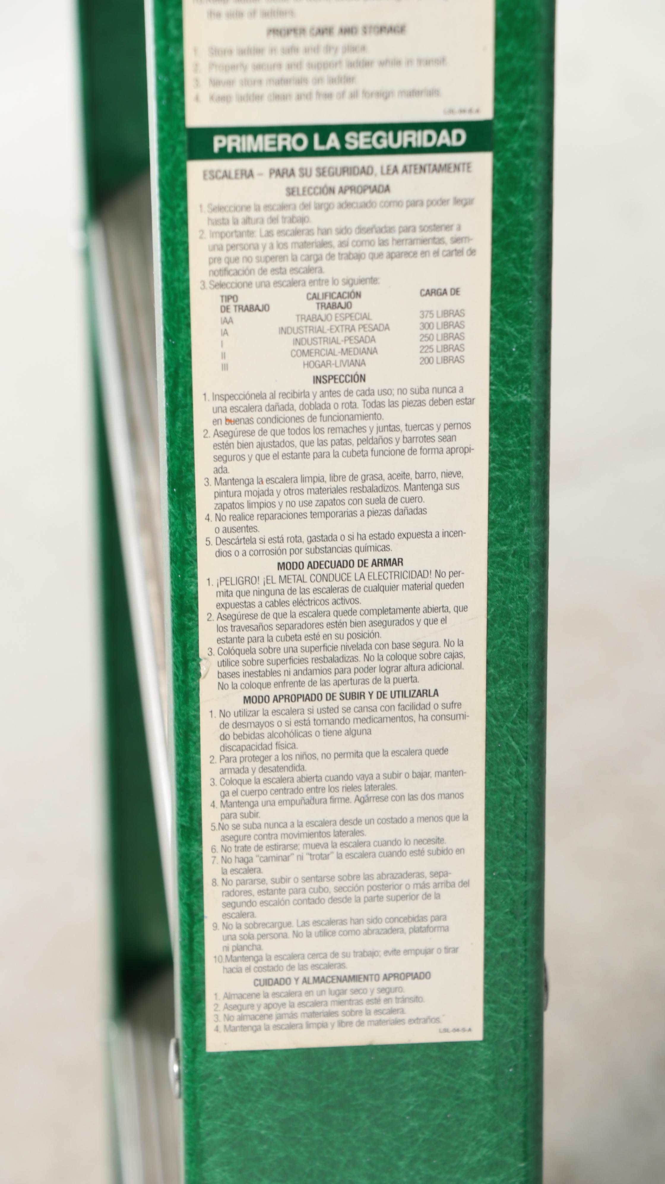 Gorilla Ladders Fiberglass Step Ladder