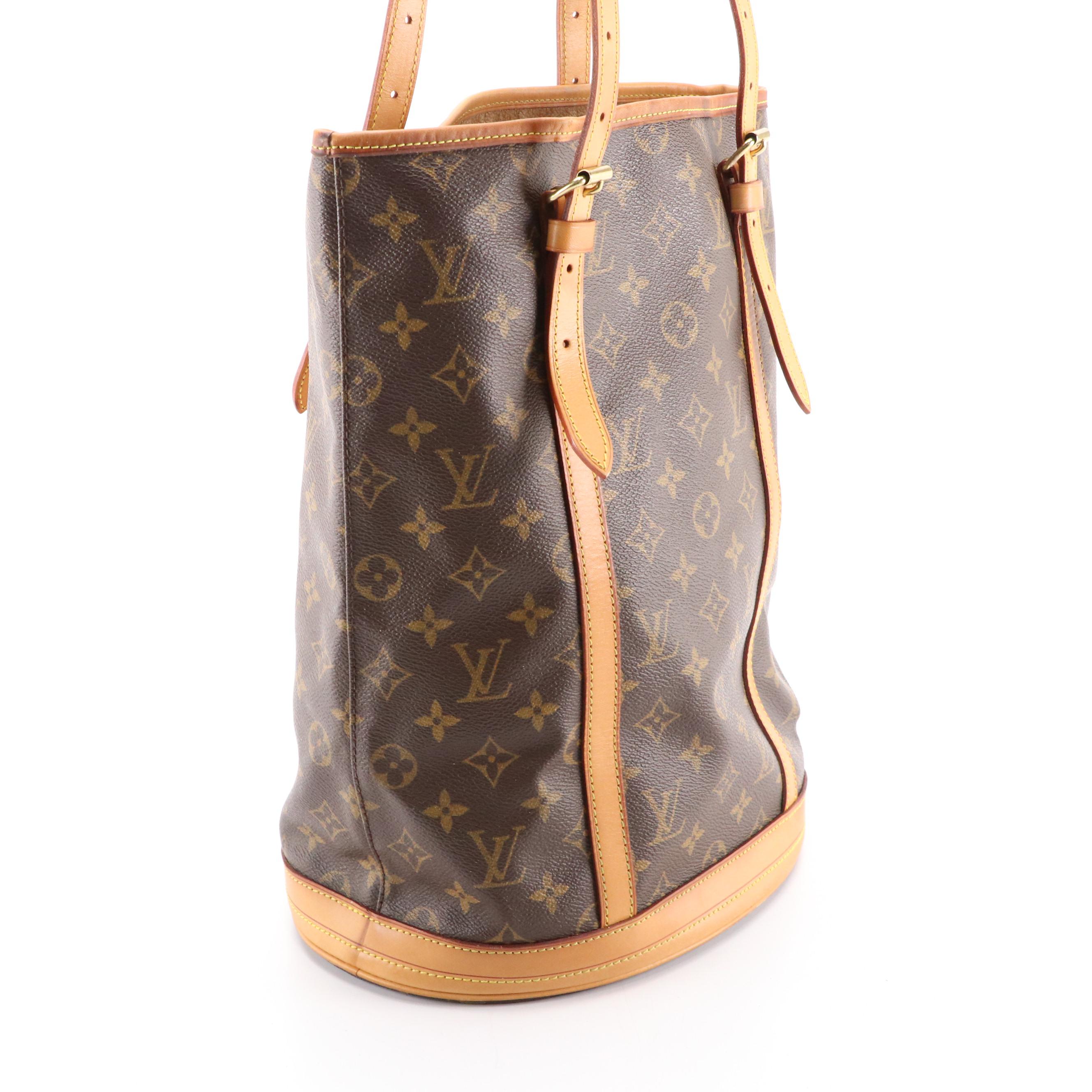 Louis Vuitton Bucket Bag GM in Monogram Canvas and Vachetta Leather