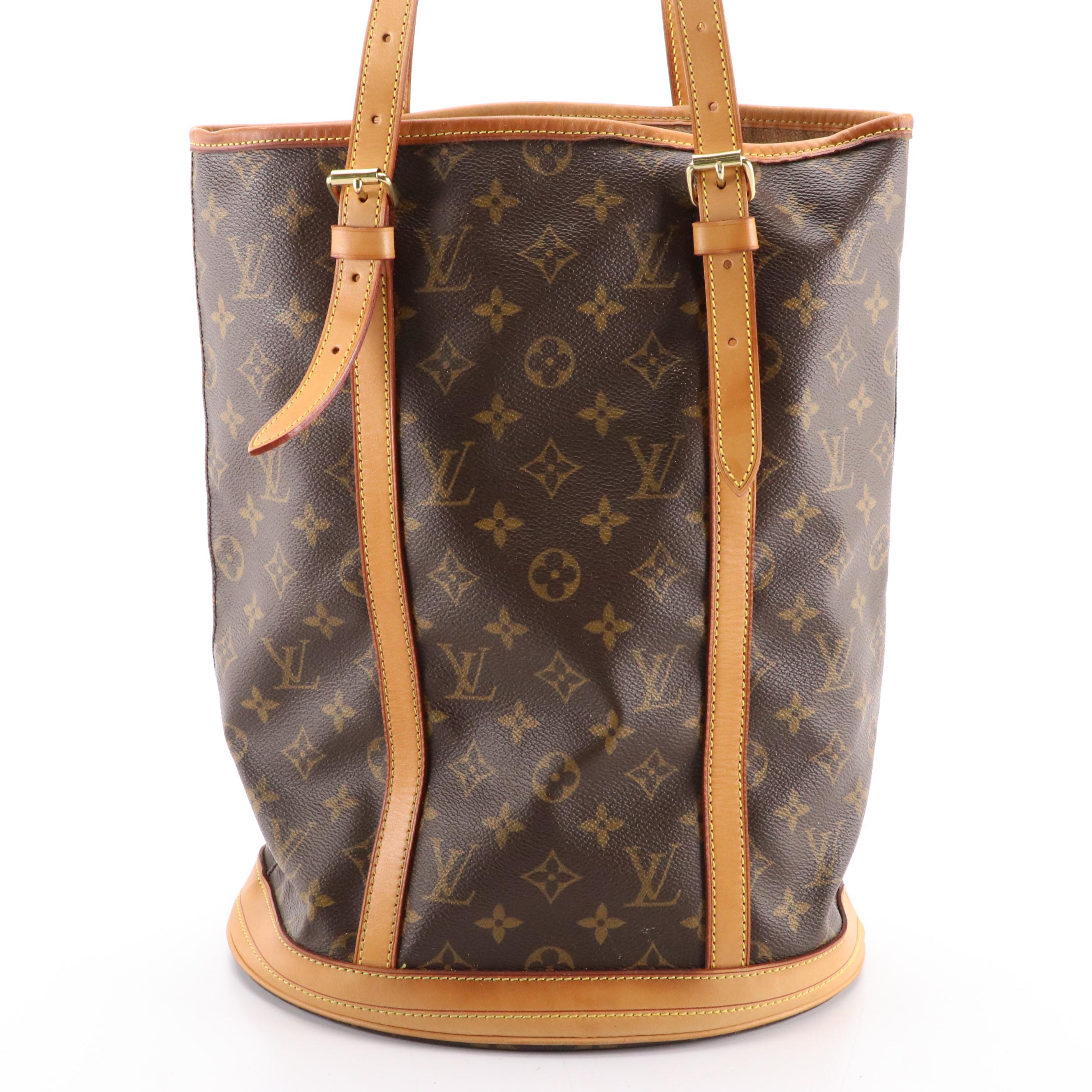 Louis Vuitton Bucket Bag GM in Monogram Canvas and Vachetta Leather