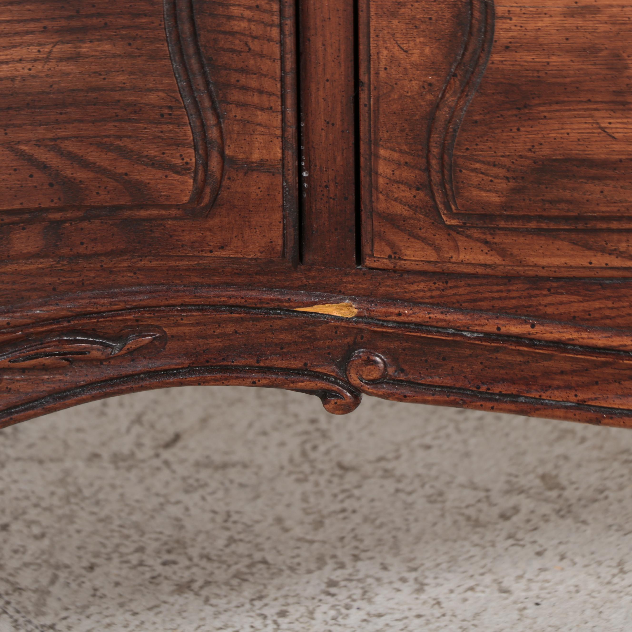 Henredon "Four Centuries" Louis XV Style Oak Nine-Drawer Serpentine Commode