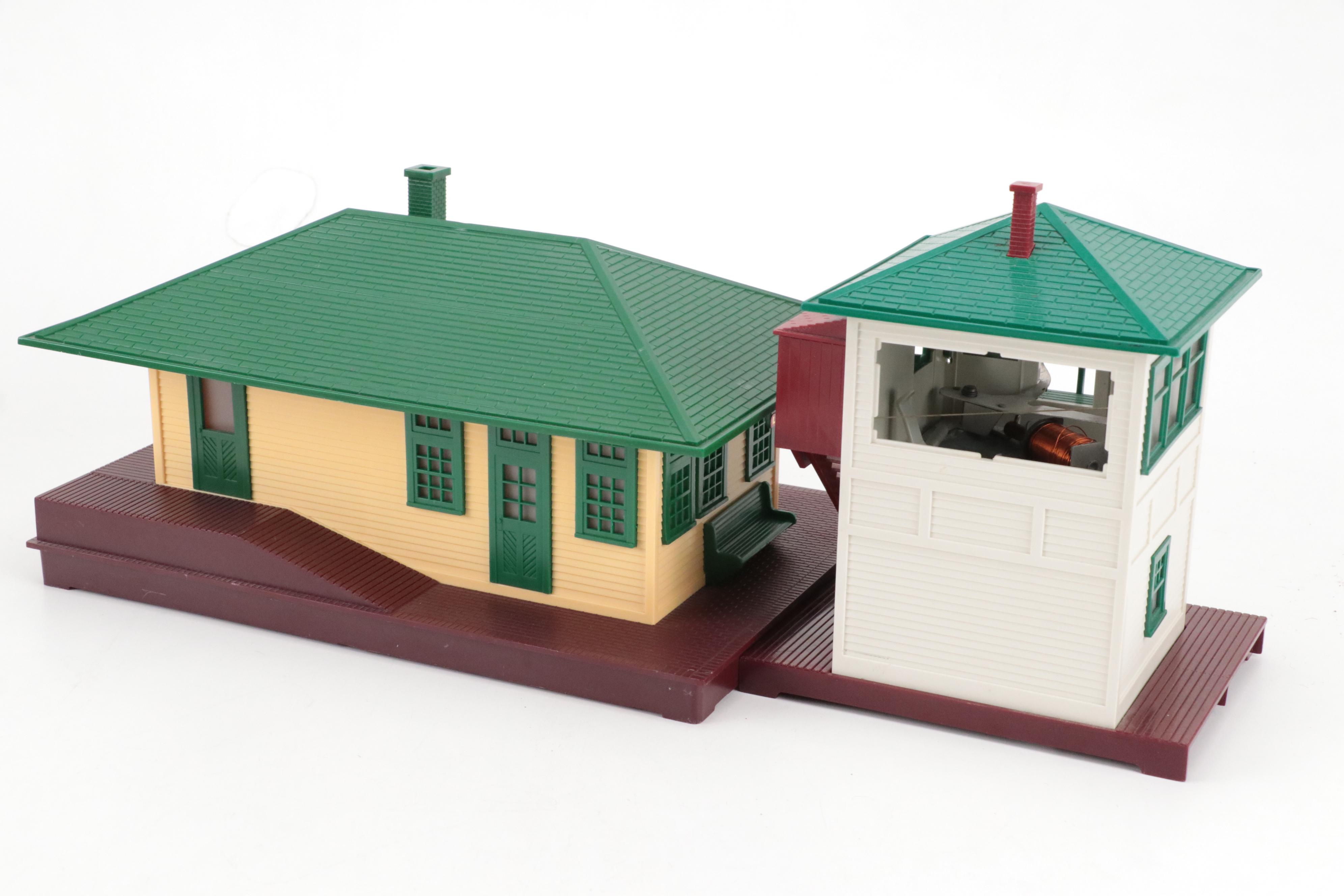 Lionel Electric Train Cars, Lunchbox with Trainmaster Train Tracks and More