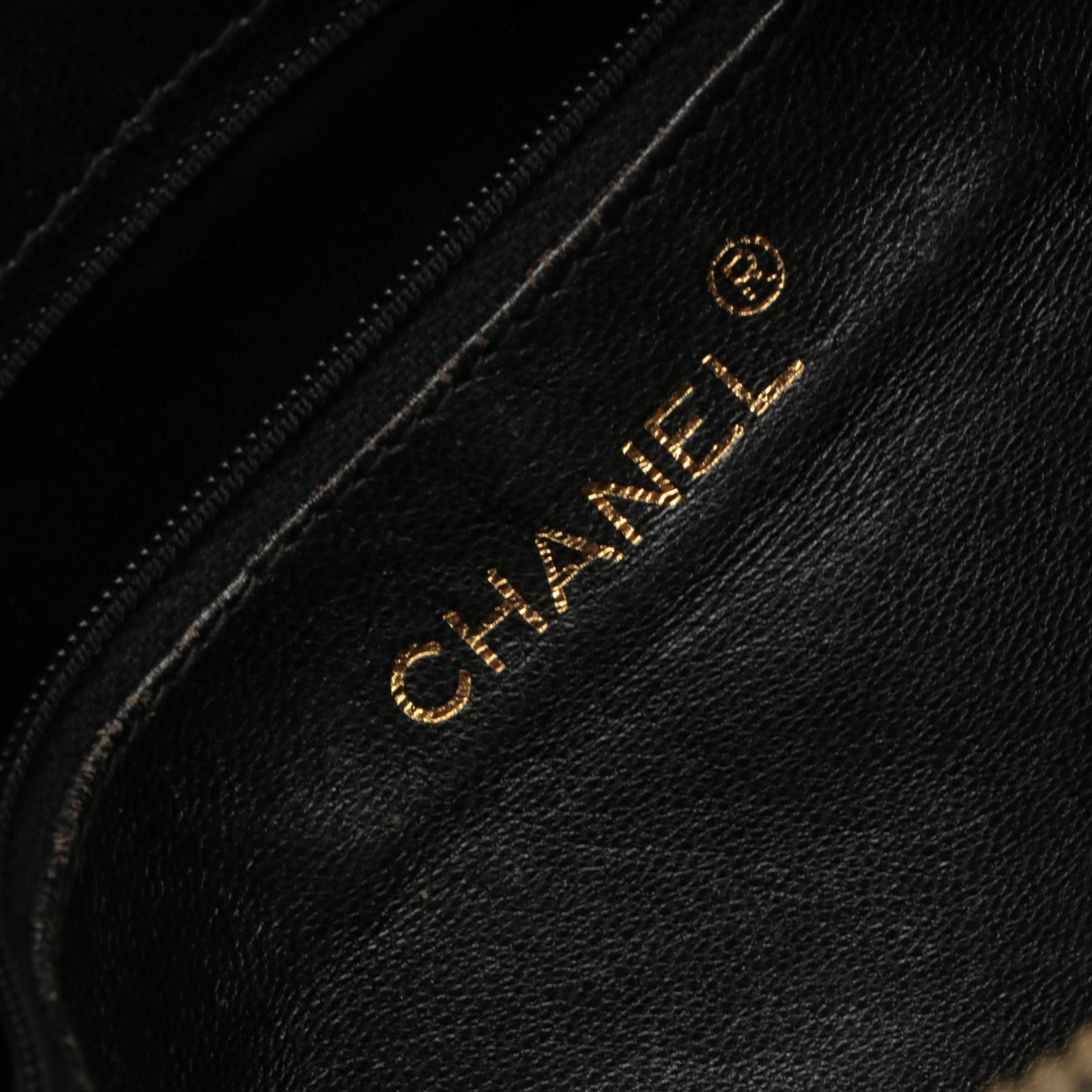 Chanel CC Quilted Chain Shoulder Bag in Black Lambskin Leather with Tassel