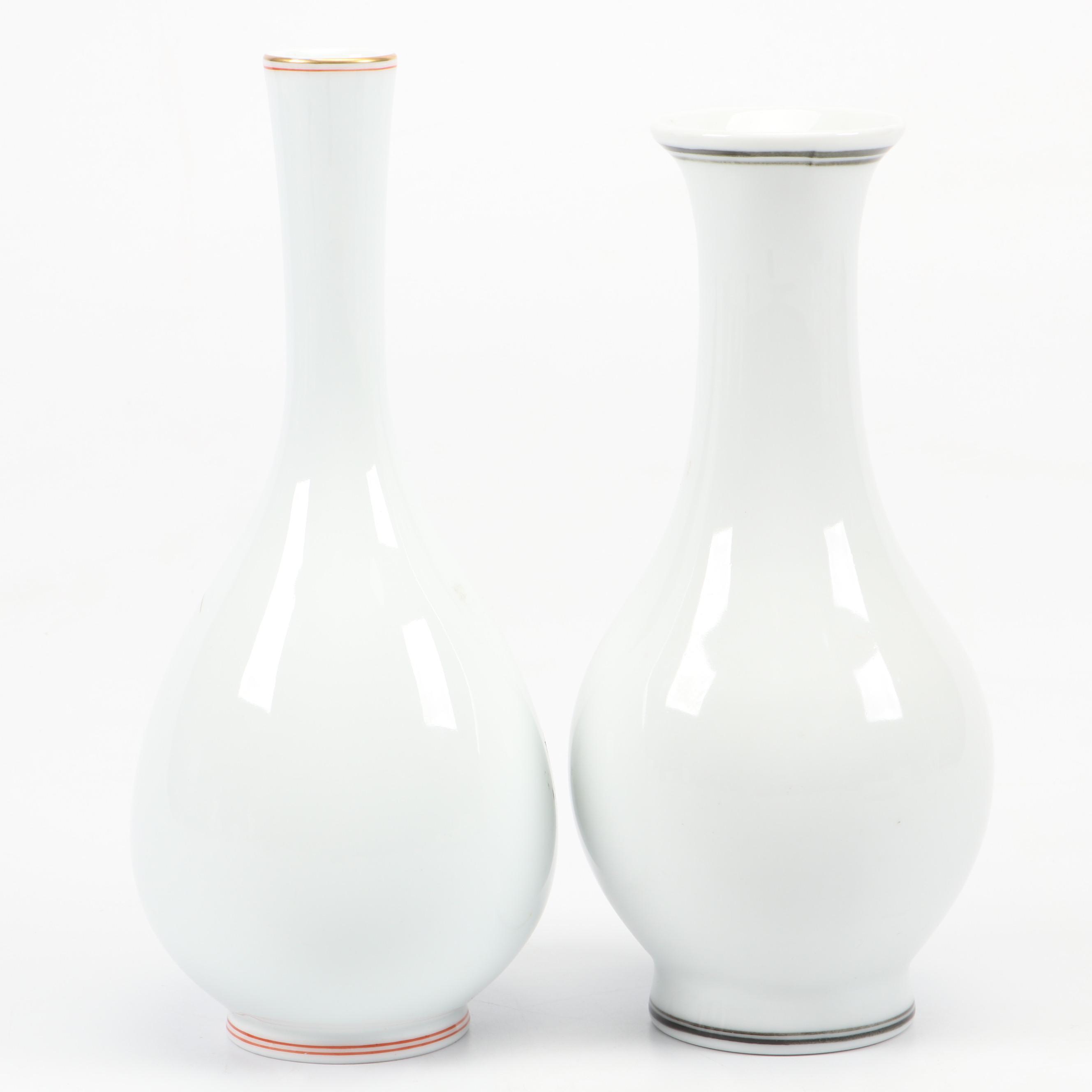 Chinese Porcelain Fish Plate with Other Vases