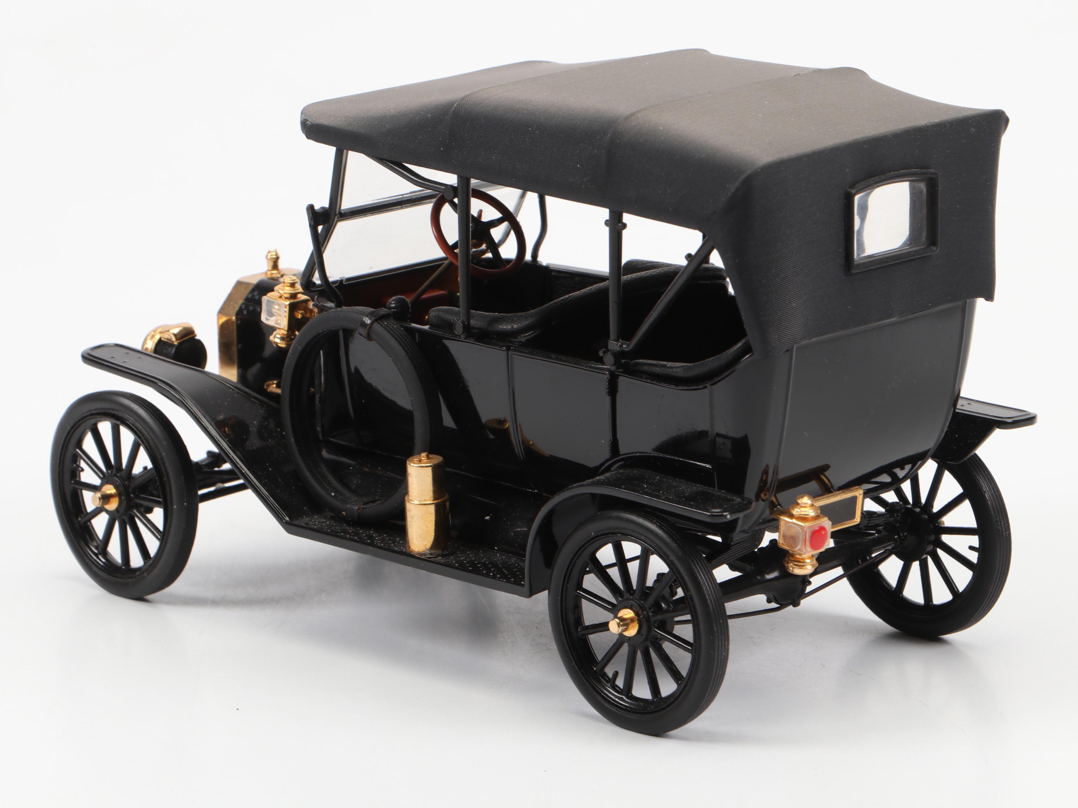 Franklin Mint Diecast Model T Ford and Daimler Reitwagen Models in Display Cases