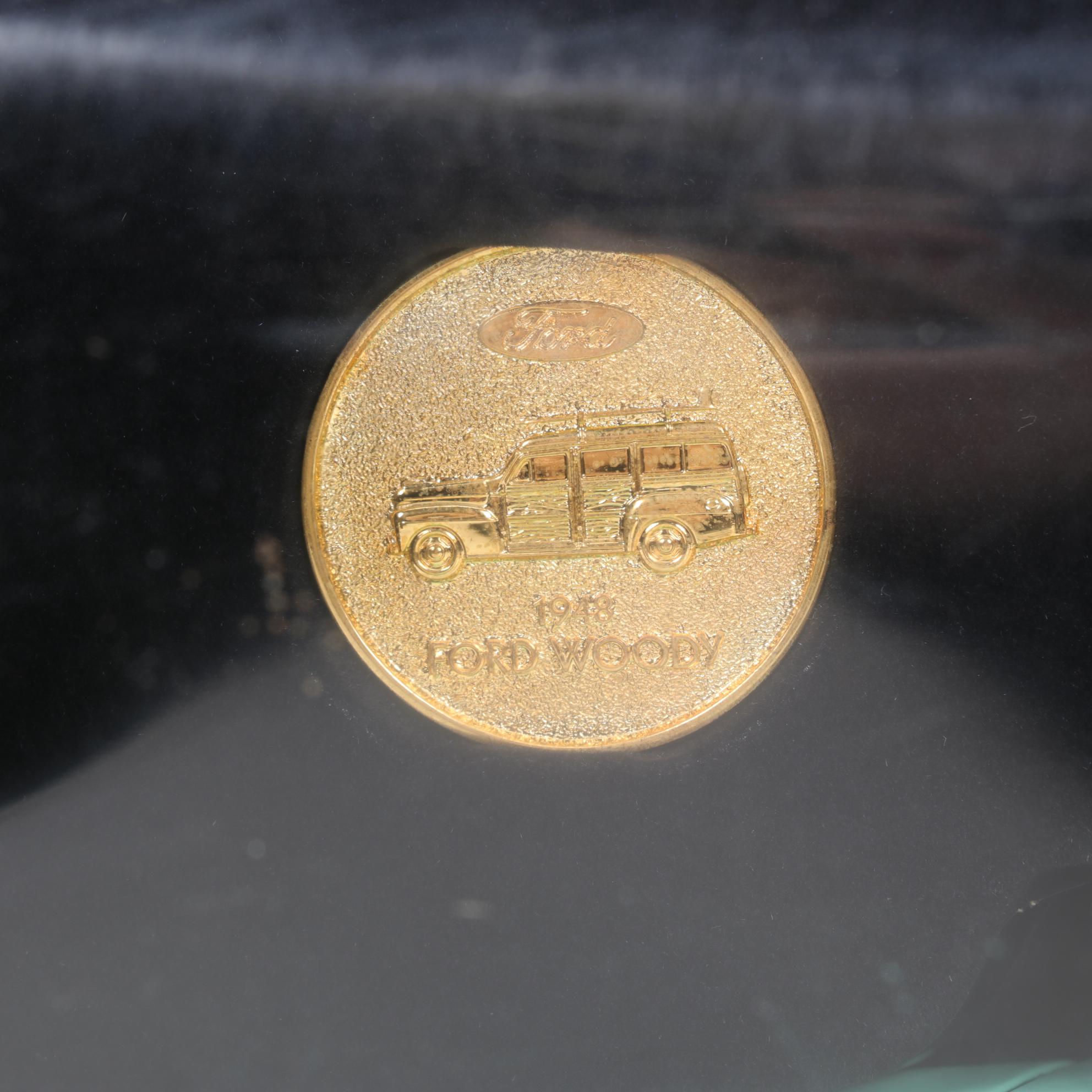 Yat Ming 1948 Ford "Woody" 1:18 Diecast Car Model