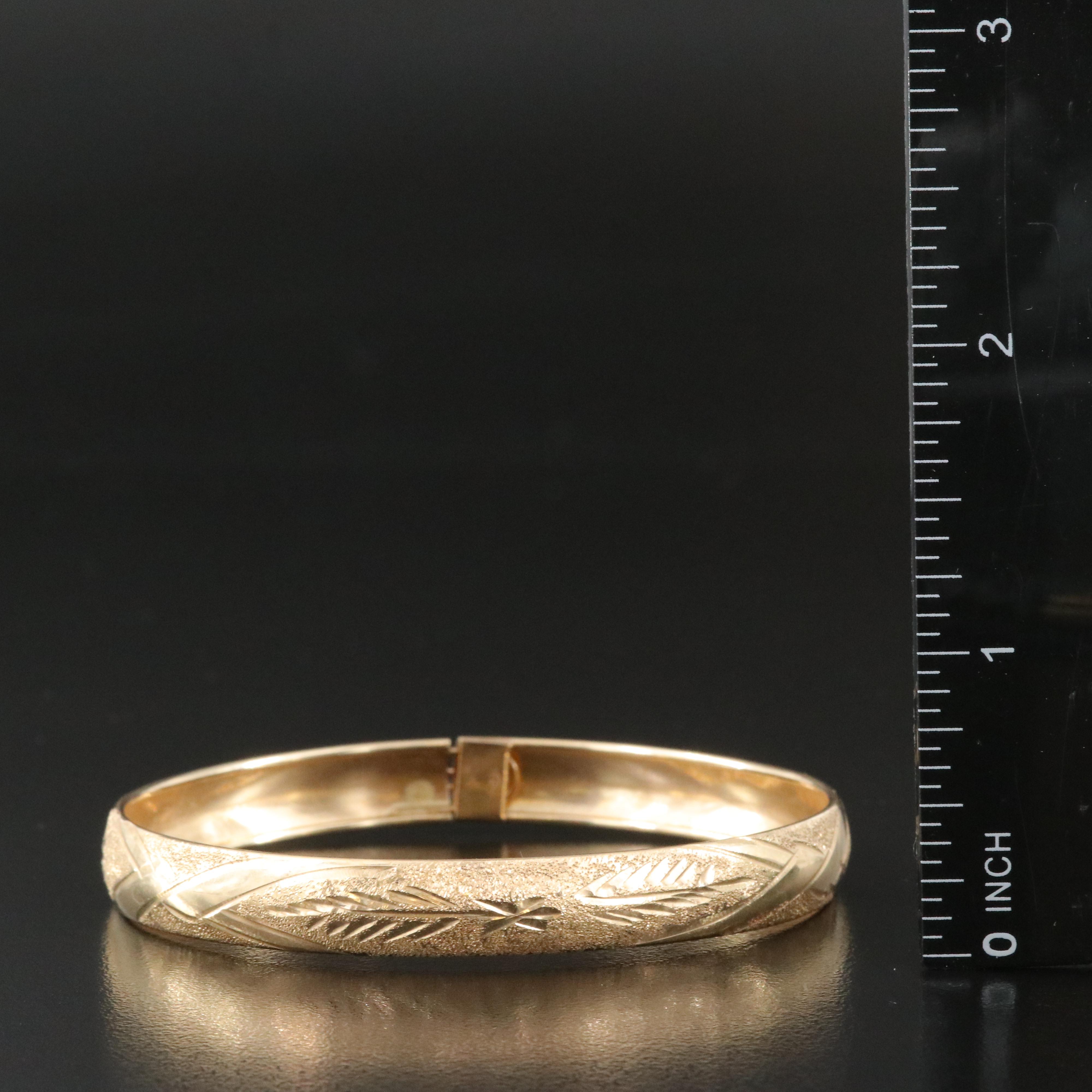 10K Bangle with Texture