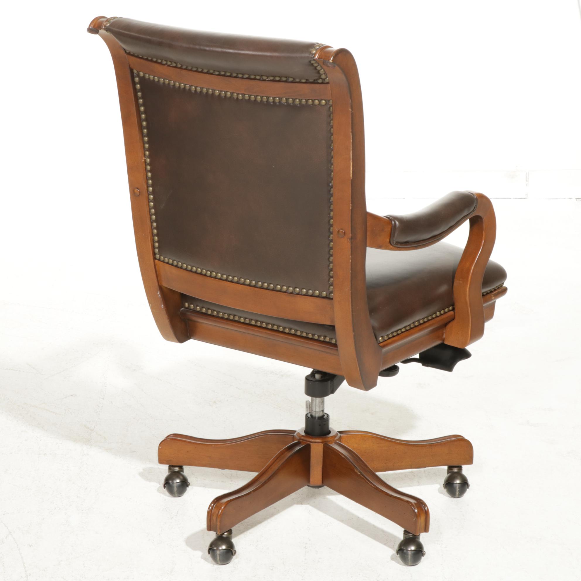 Haverty's Executive Desk in Mahogany Finish with Office Chair