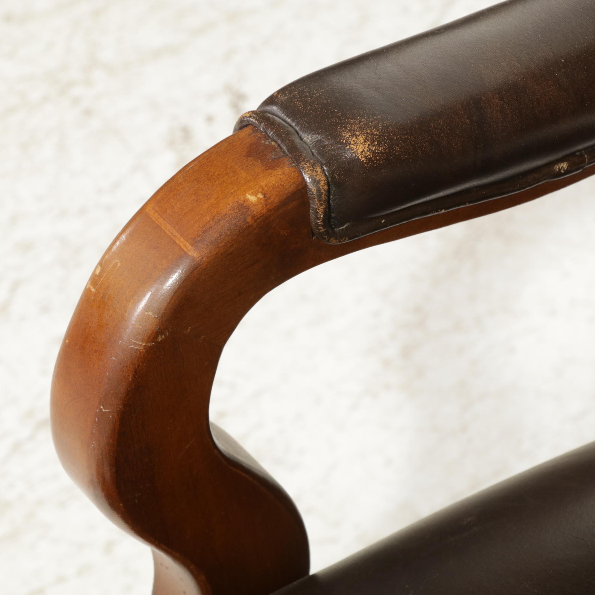 Haverty's Executive Desk in Mahogany Finish with Office Chair