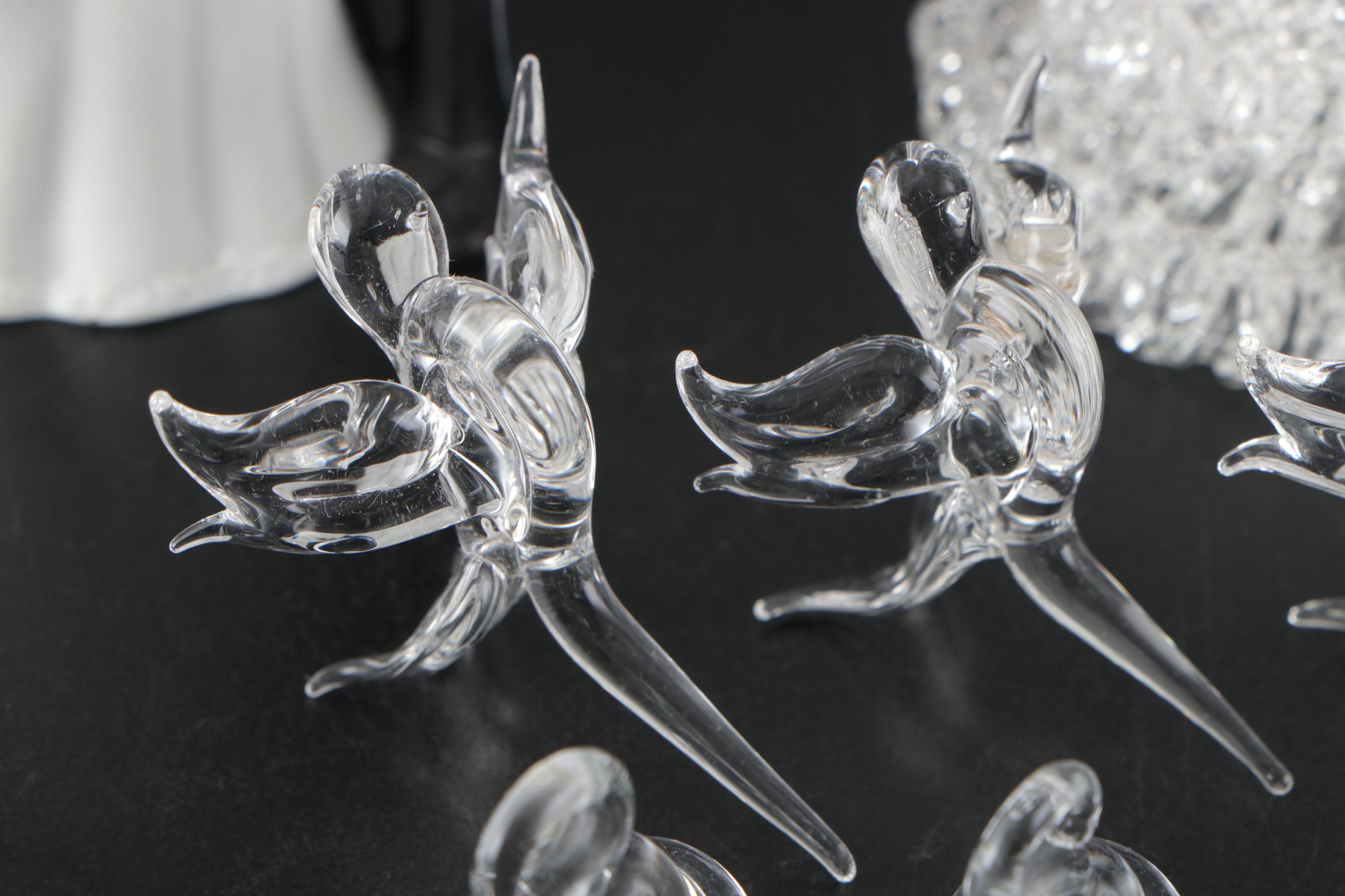 Wedding Cake Toppers and Décor with Porcelain Bride and Groom Figurine