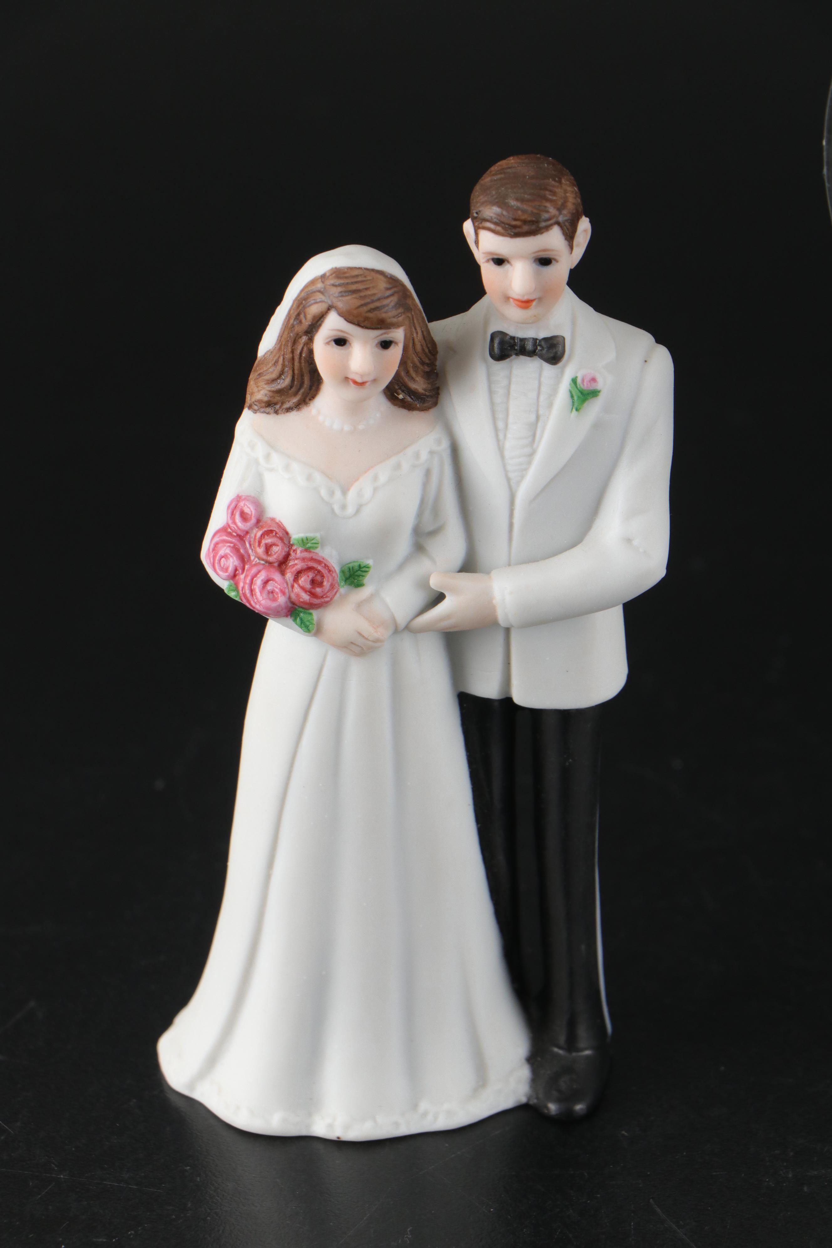 Wedding Cake Toppers and Décor with Porcelain Bride and Groom Figurine