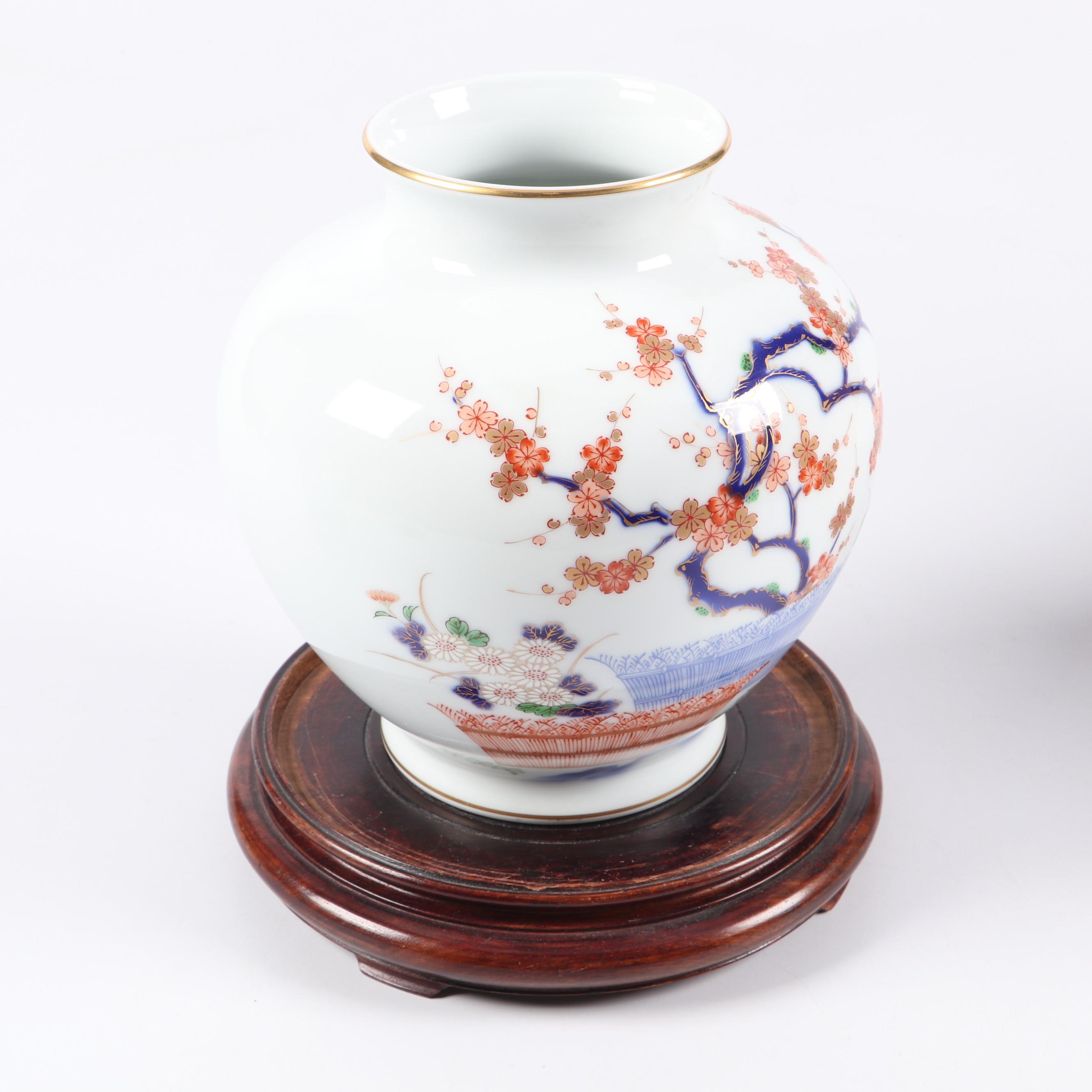 Japanese Fukagawa Porcelain Vase with Other Japanese Porcelain Ginger Jar