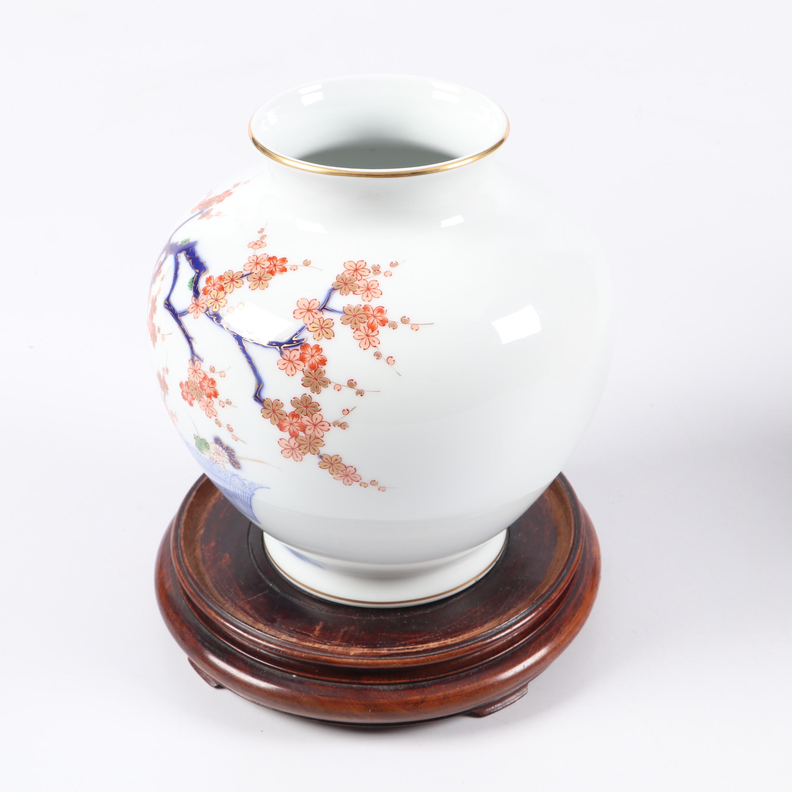 Japanese Fukagawa Porcelain Vase with Other Japanese Porcelain Ginger Jar