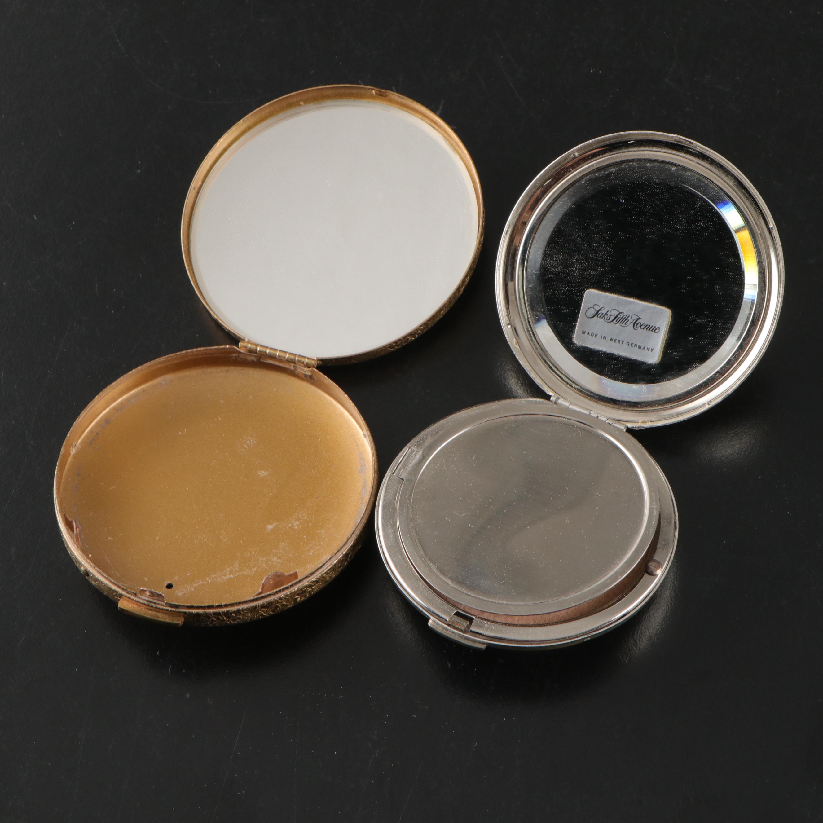 German Glico Bakelite Desk Set In Case with Compacts, Pillboxes, and More Décor