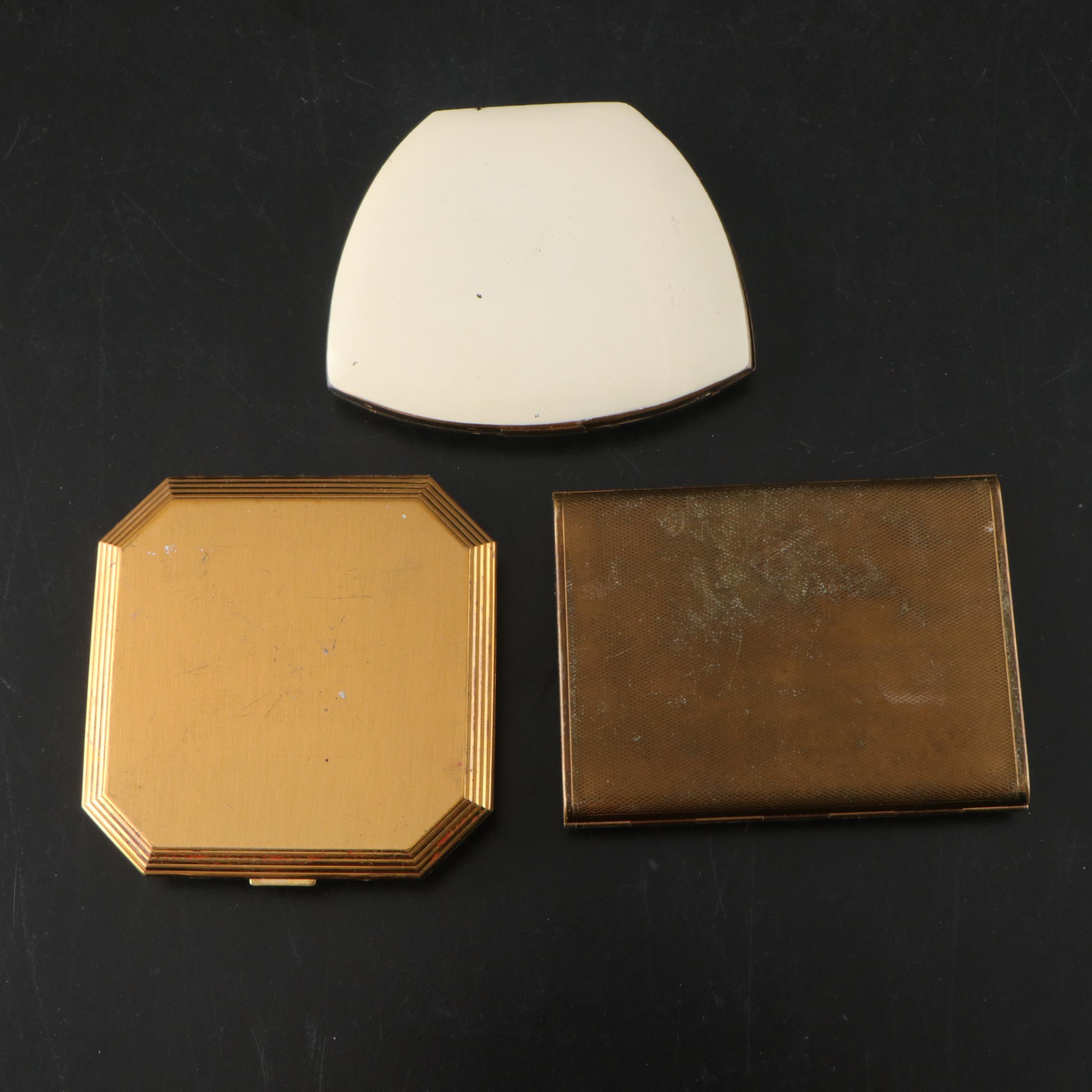 German Glico Bakelite Desk Set In Case with Compacts, Pillboxes, and More Décor