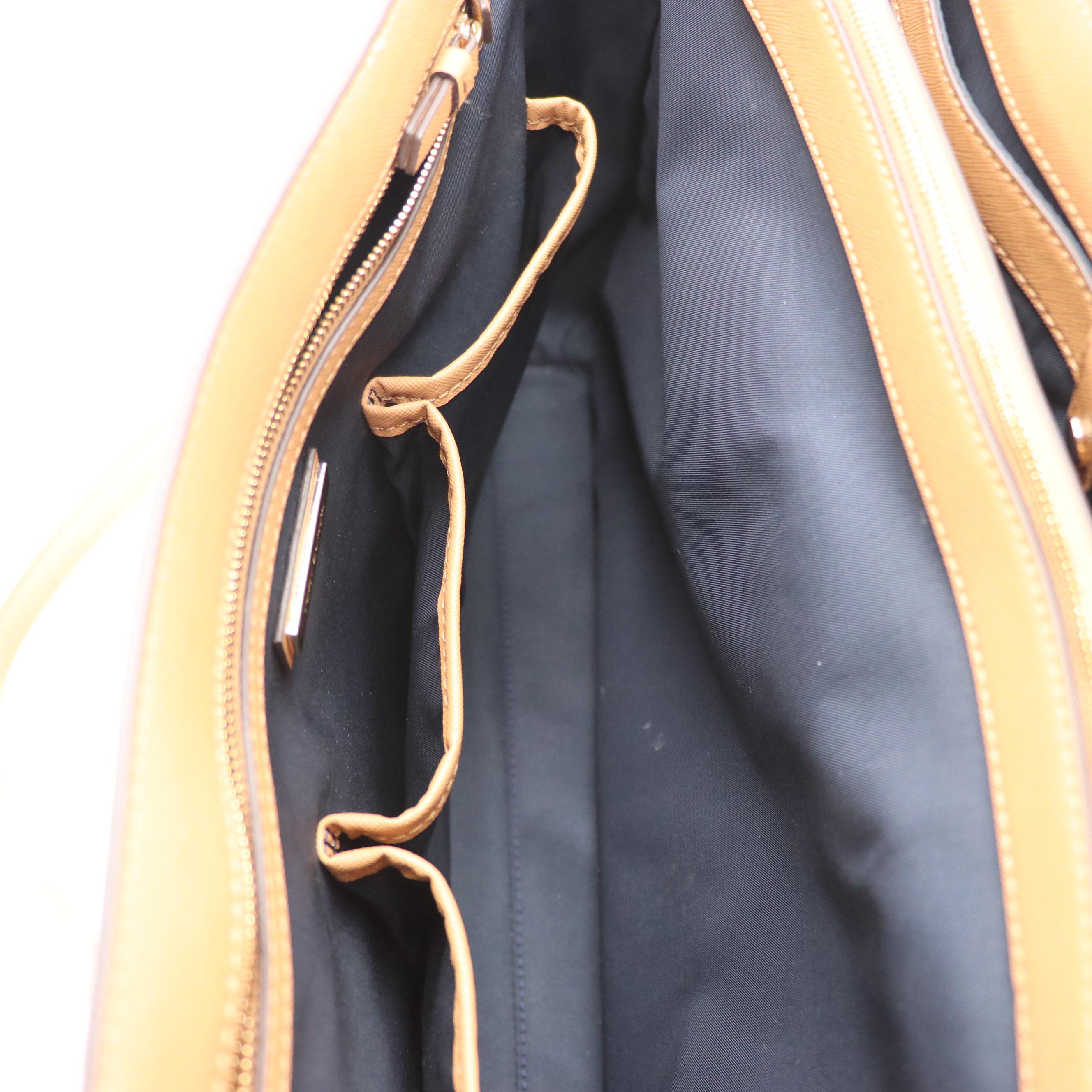 Tory Burch Robinson Shoulder Tote in Brown Saffiano Leather