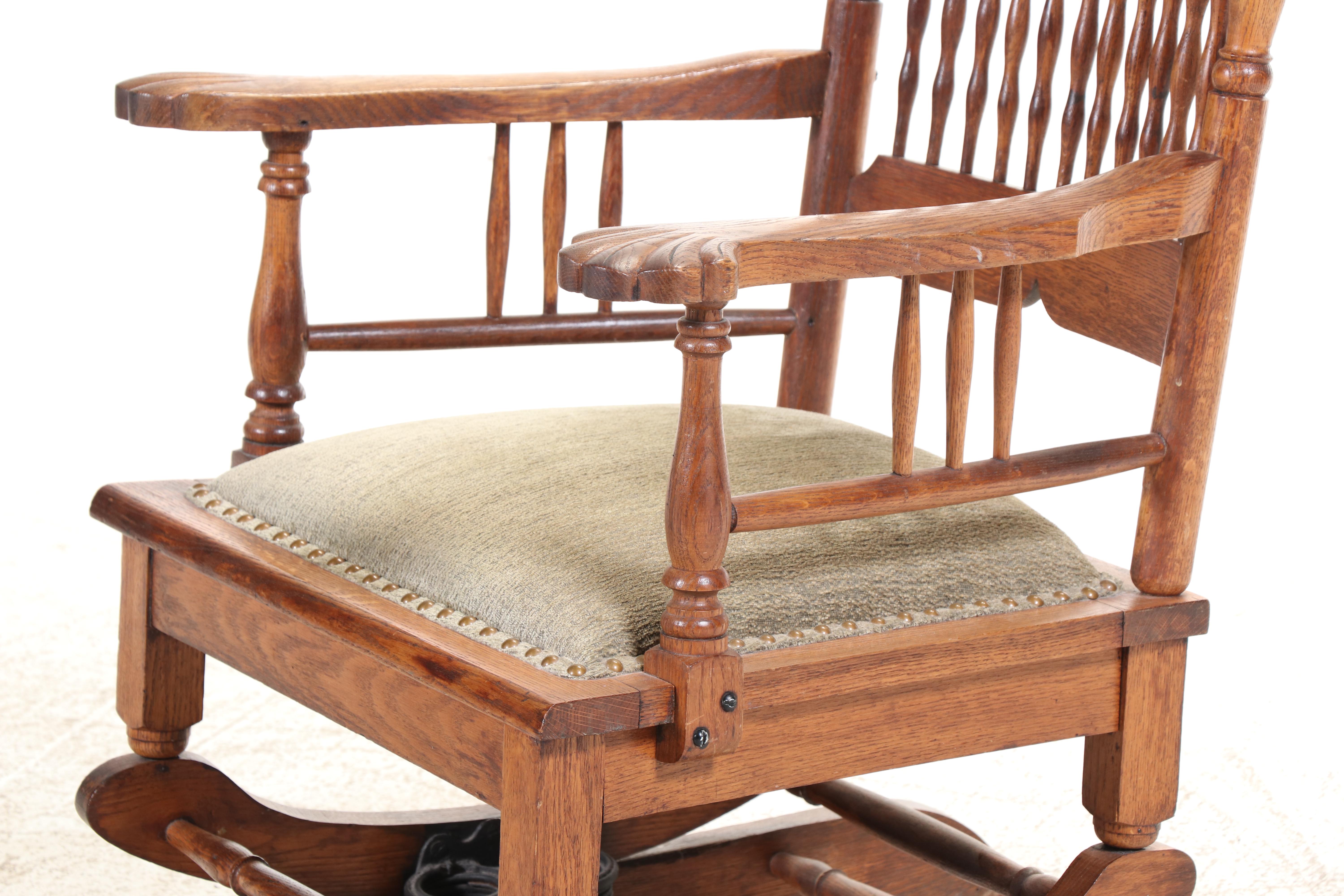 Late Victorian Quartersawn and Carved Oak Platform Rocker with Storage Ottoman