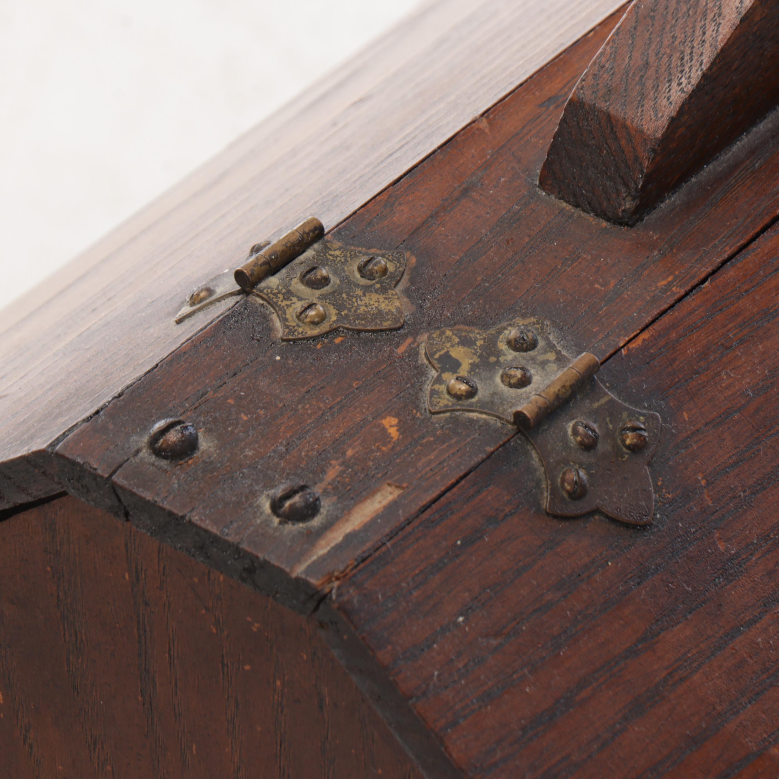 Colonial Style Oak Sewing Box, 20th Century