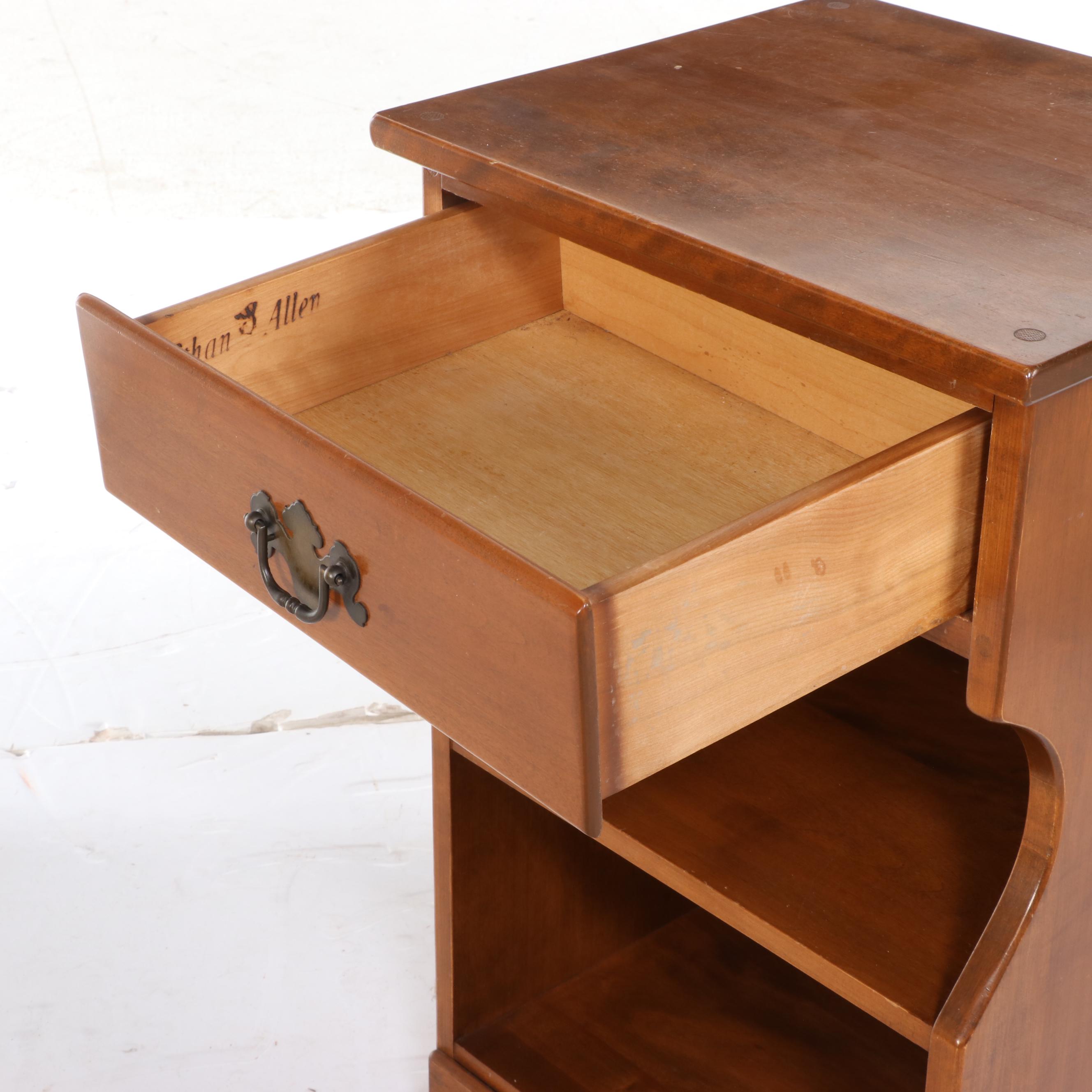 Ethan Allen American Colonial Style Maple Nightstand, 1970s