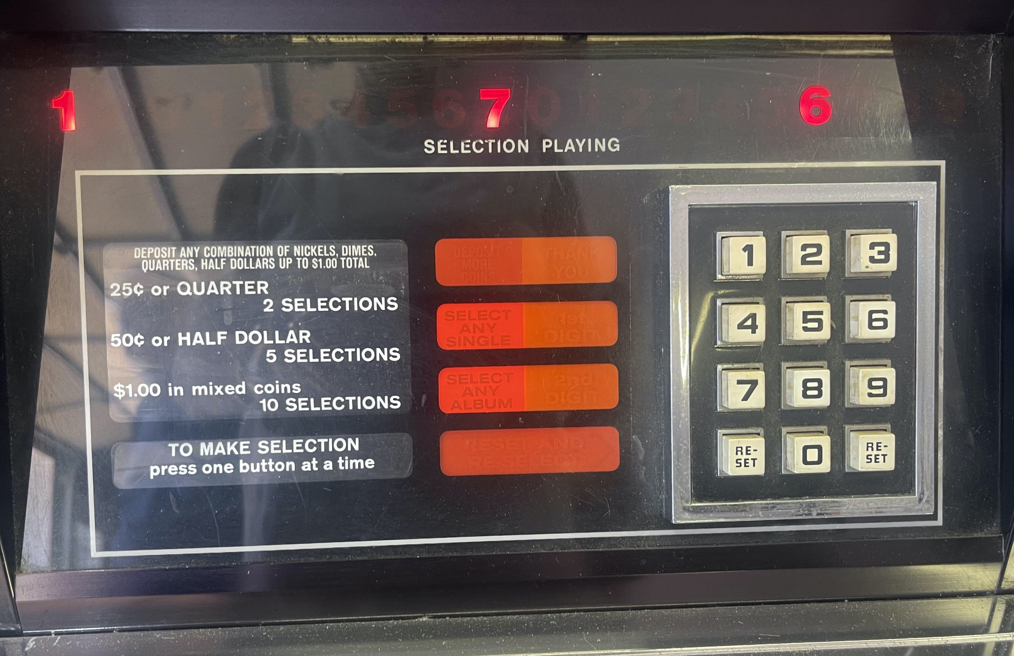 Seeburg Vogue II Stereophonic Jukebox, 1974