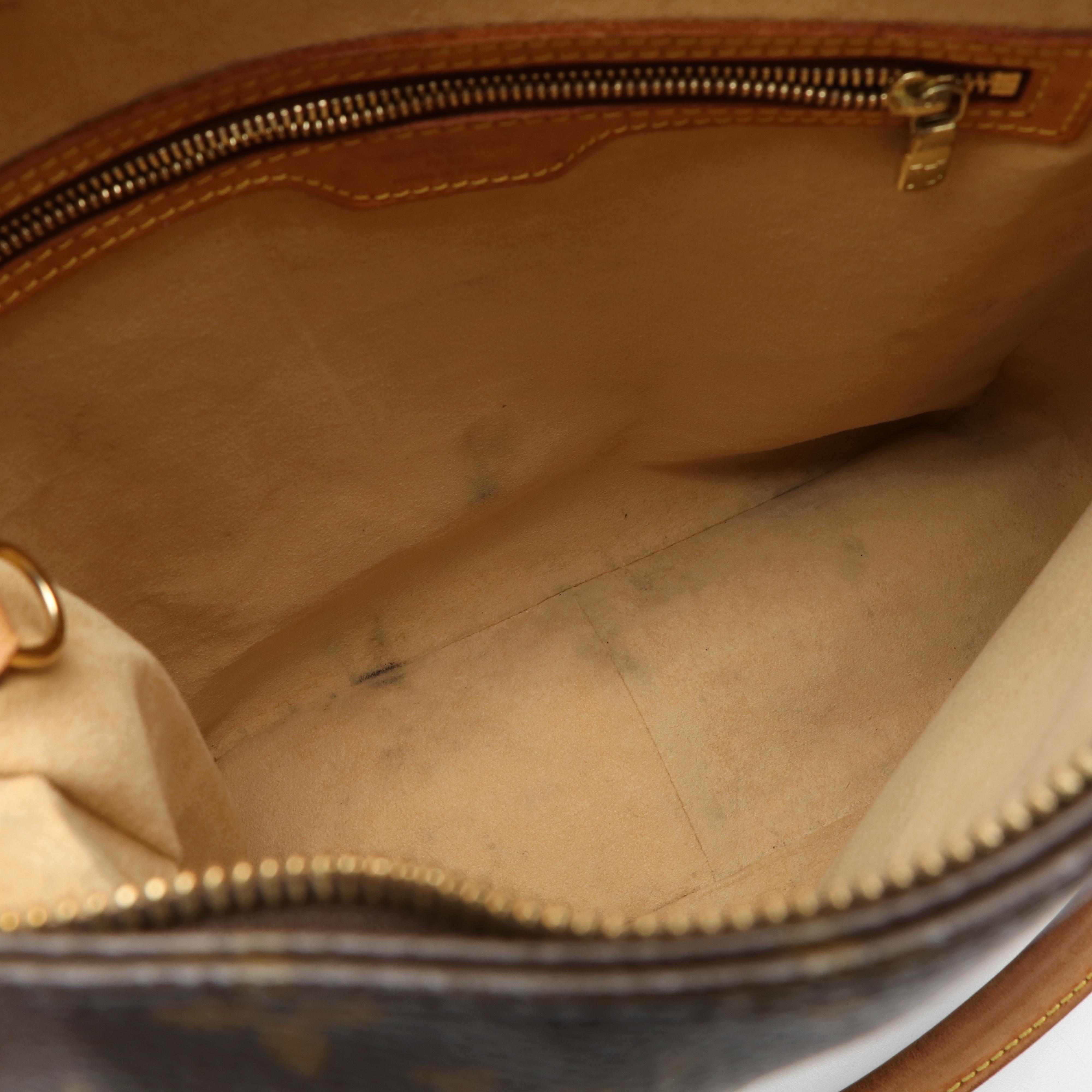 Louis Vuitton Looping MM Shoulder Bag in Monogram Canvas