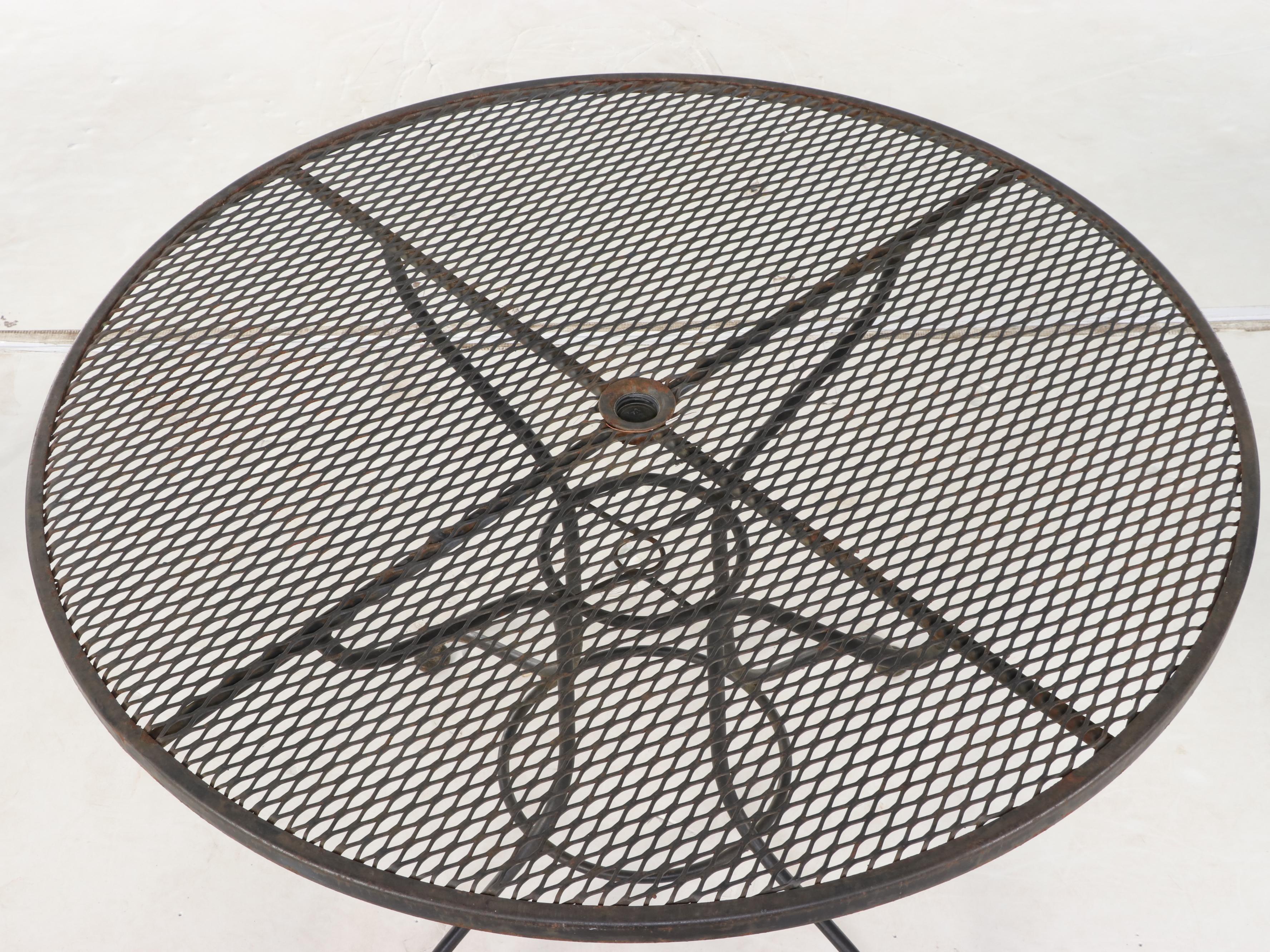 Five-Piece Modernist Iron & Wire Mesh Patio Dining Set, Mid to Late 20th Century