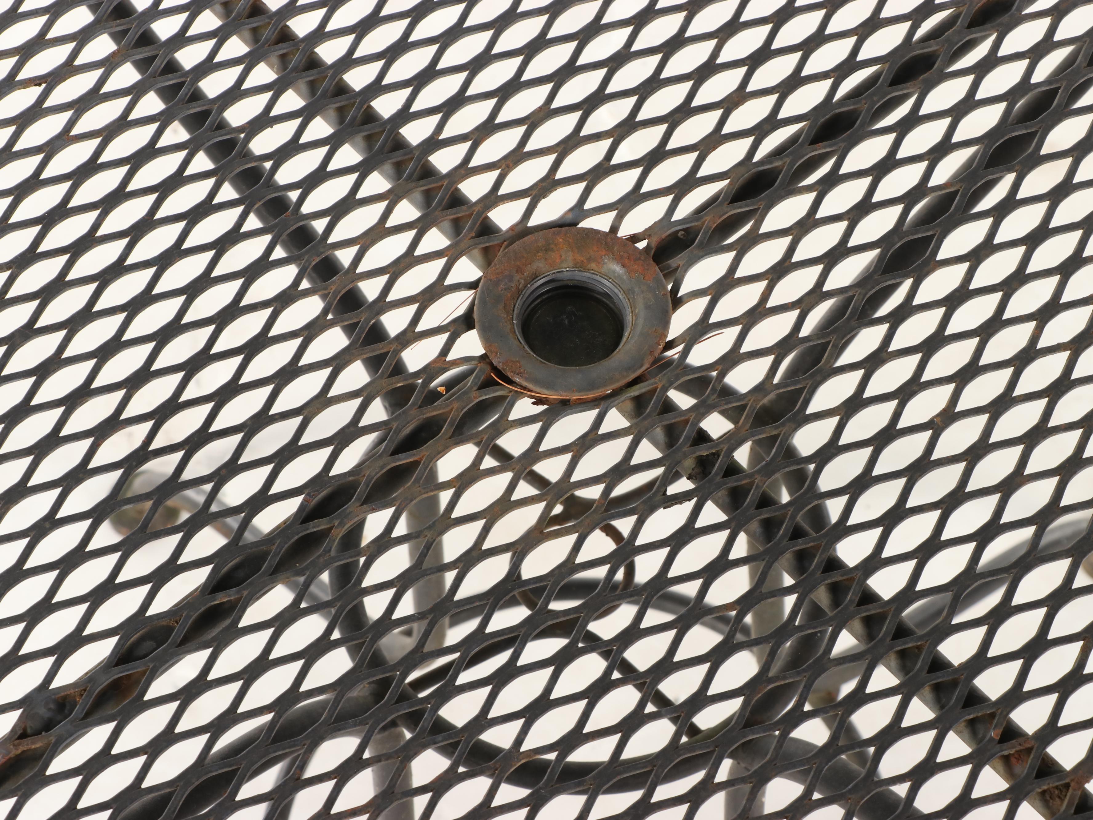 Five-Piece Modernist Iron & Wire Mesh Patio Dining Set, Mid to Late 20th Century