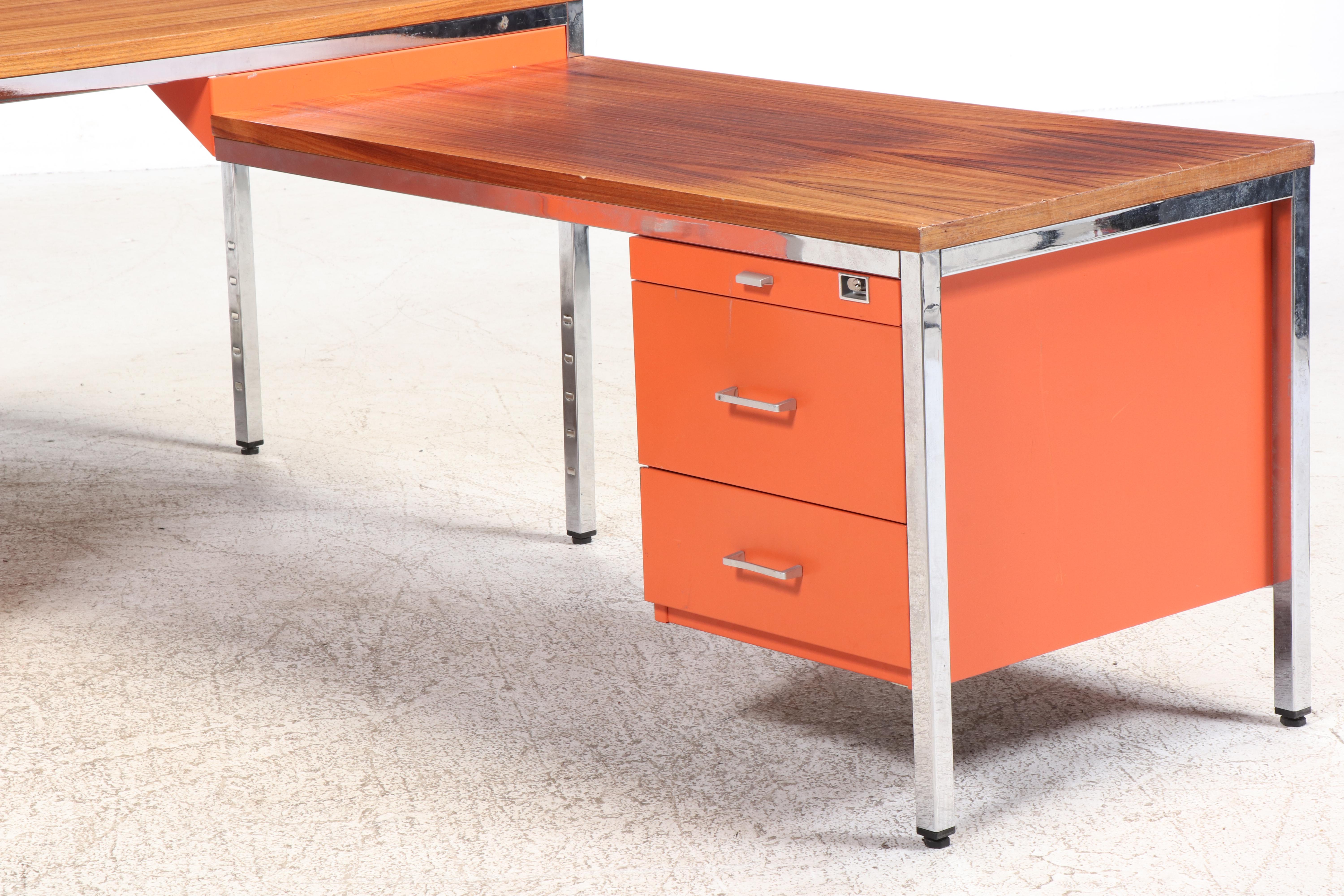 Mauser German Mid Century Modern Wood Top L-Shaped Desk, 1960s