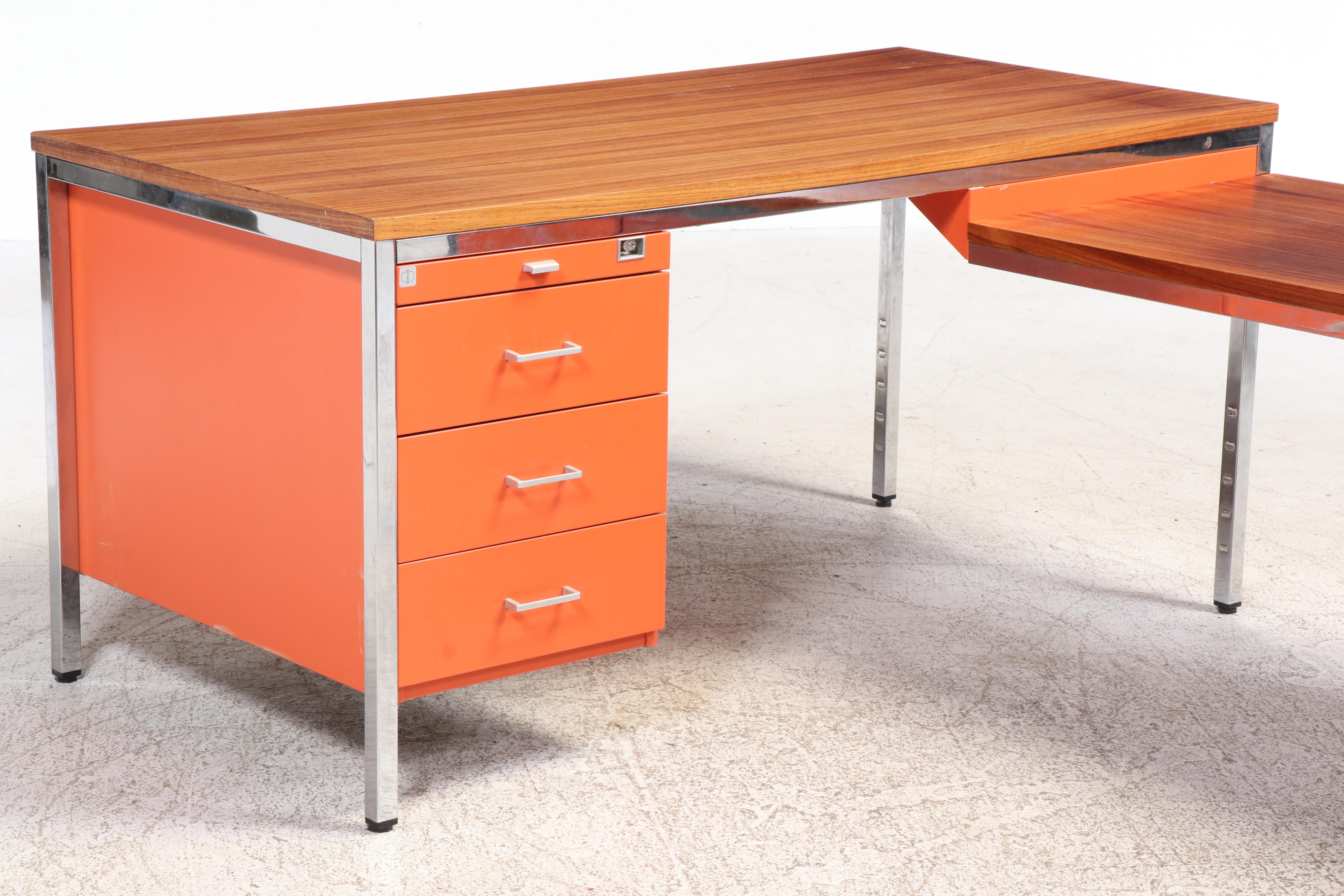 Mauser German Mid Century Modern Wood Top L-Shaped Desk, 1960s