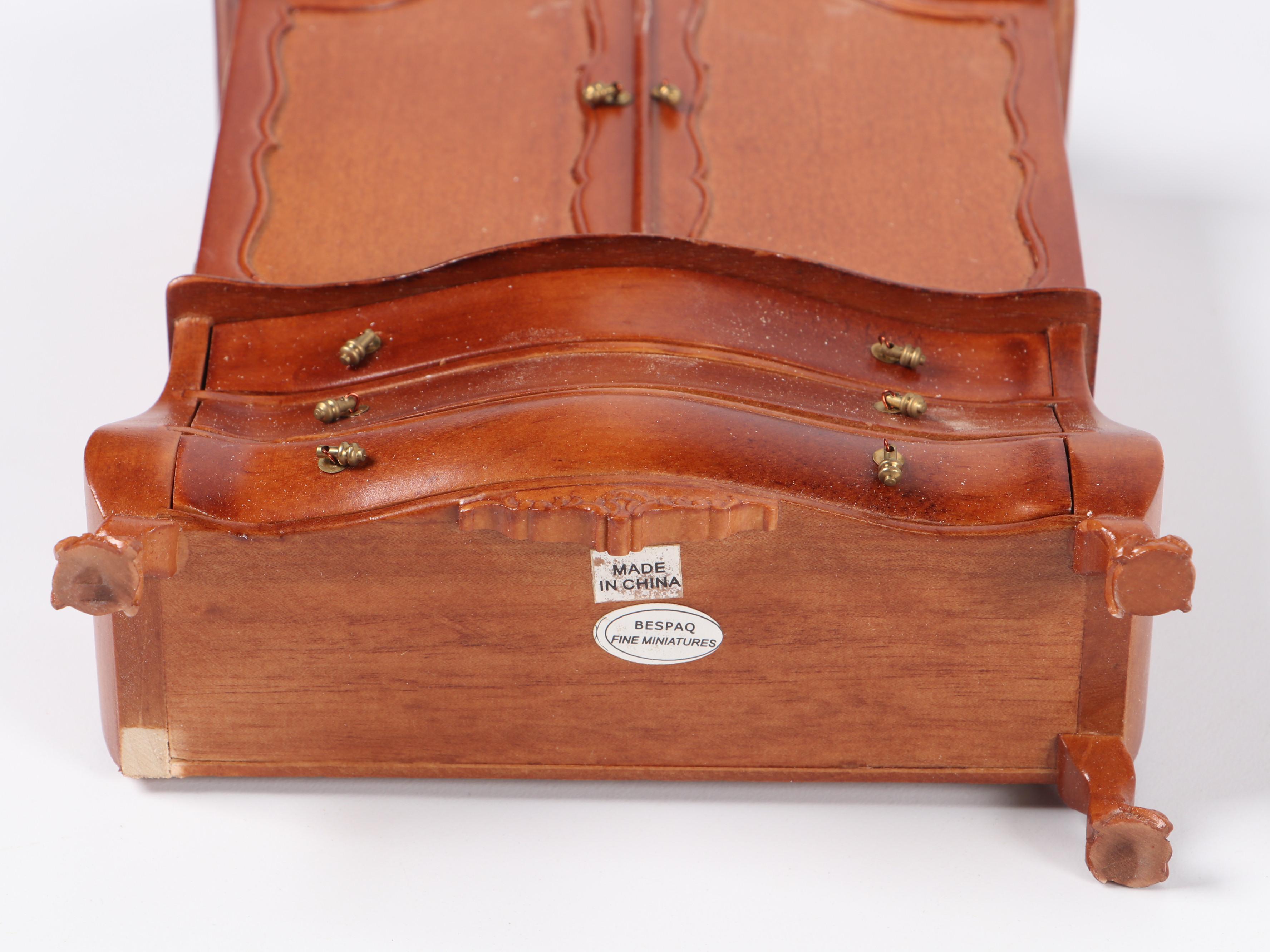 Millie August "Sweet Pea" Micro House with Other Miniatures and Doll Furniture