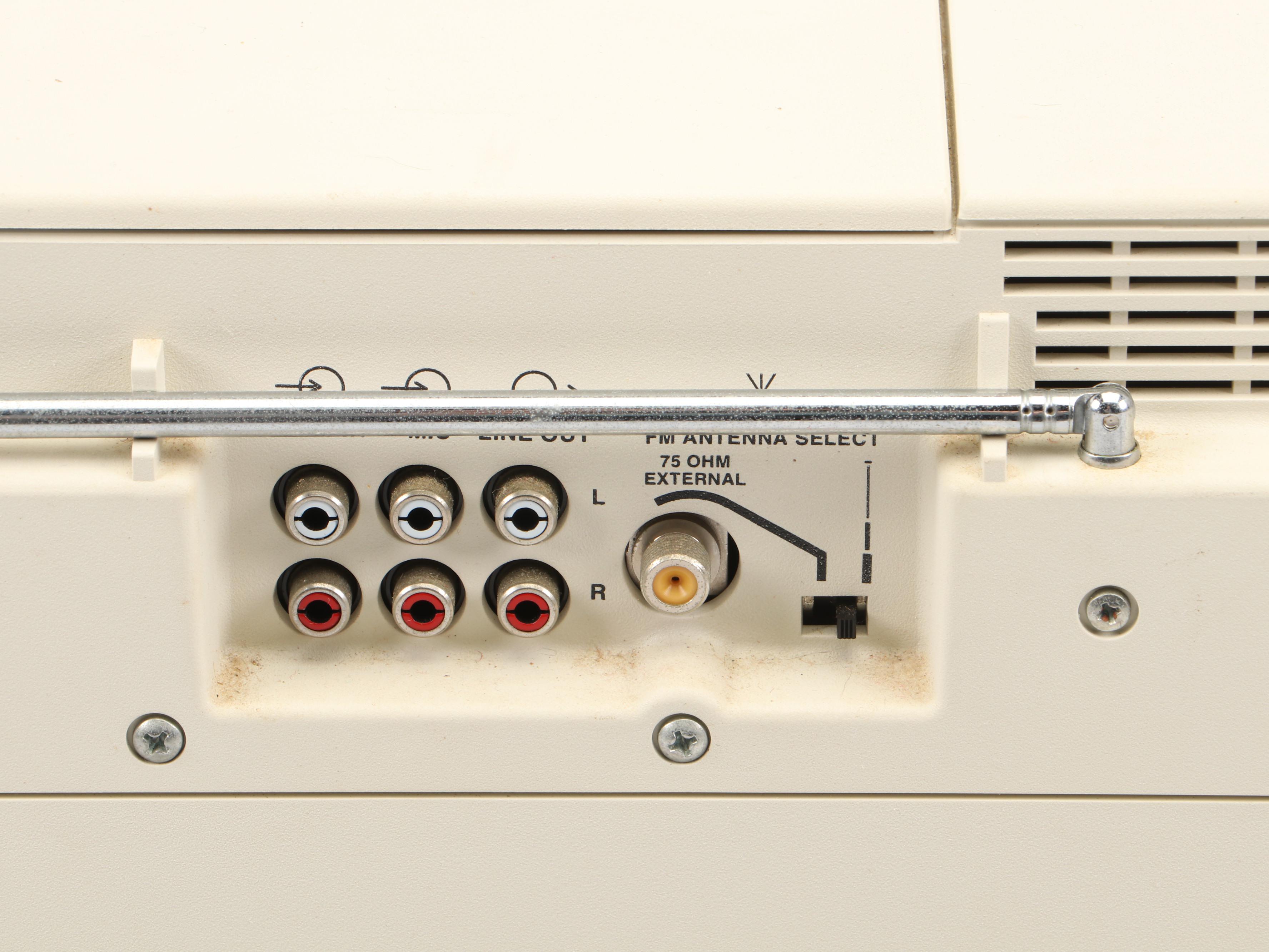 Bose Acoustic Wave Music System CD and Radio with Remote, 1996