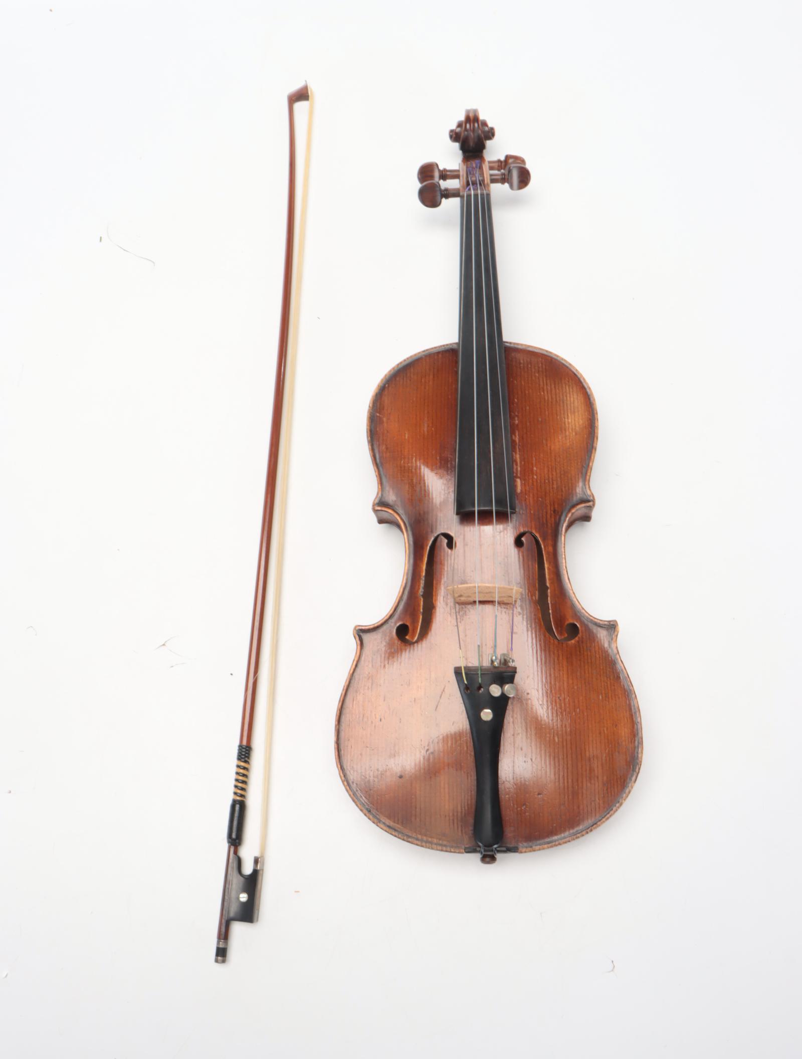 L.D. Pascoe Spruce and Maple 4/4 Violin with Adolf Thoma Bow
