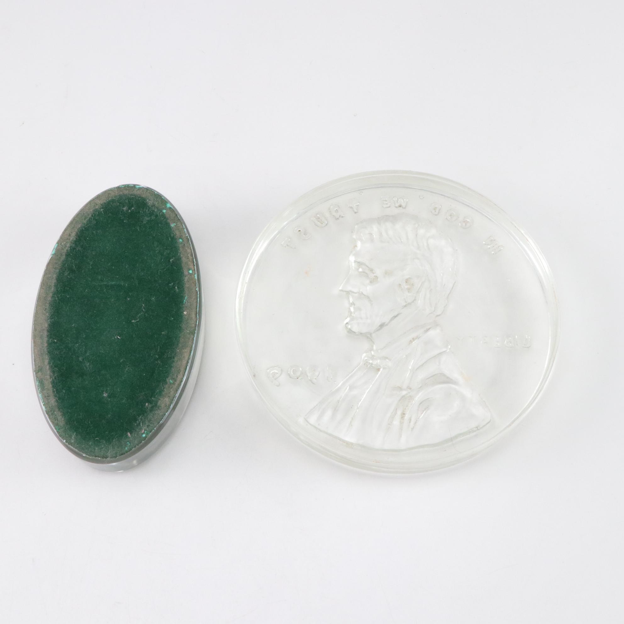 Abraham Lincoln Collection Featuring Figurines and Portraits