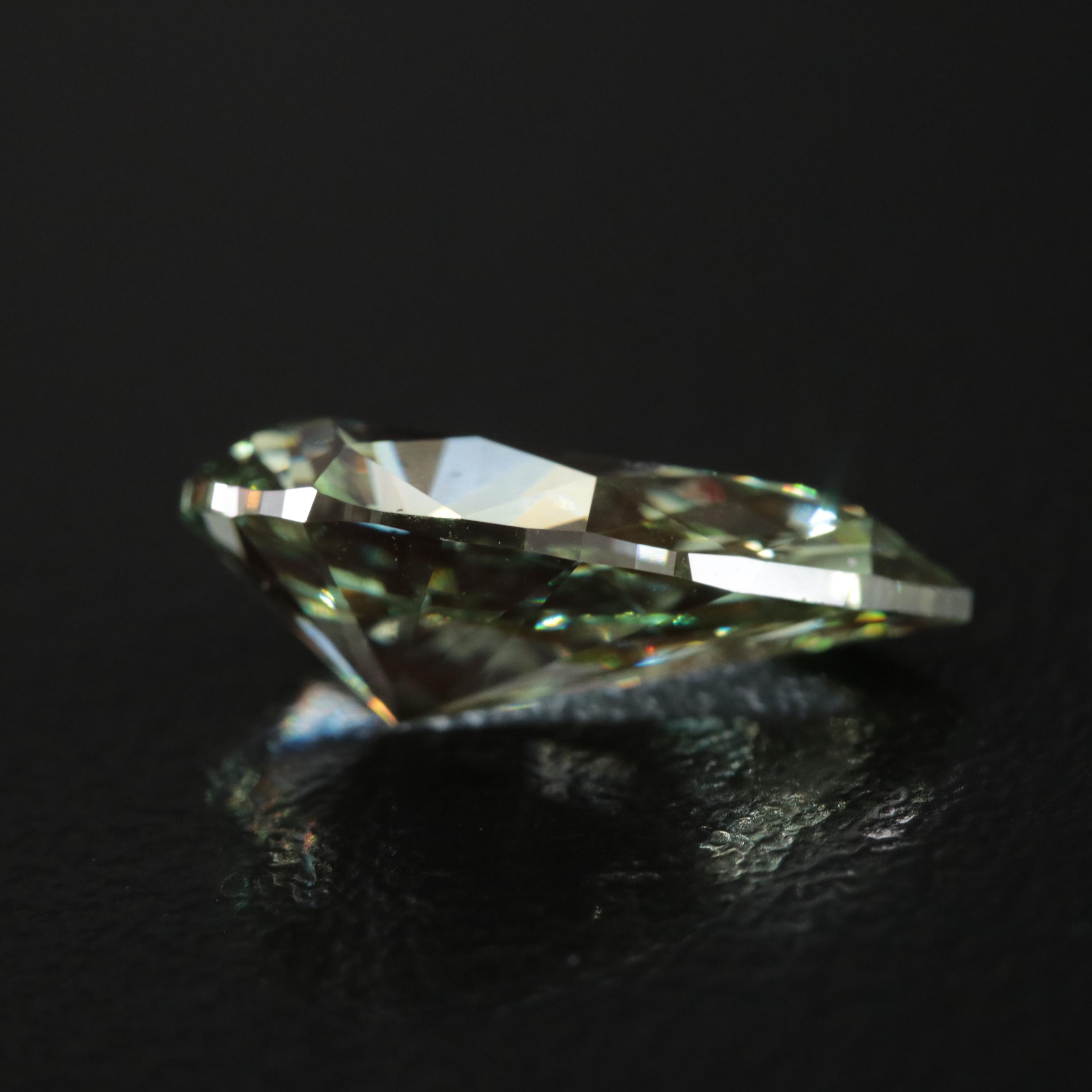 Loose 4.97 CT Lab Grown Fancy Vivid Green Diamond with IGI Report