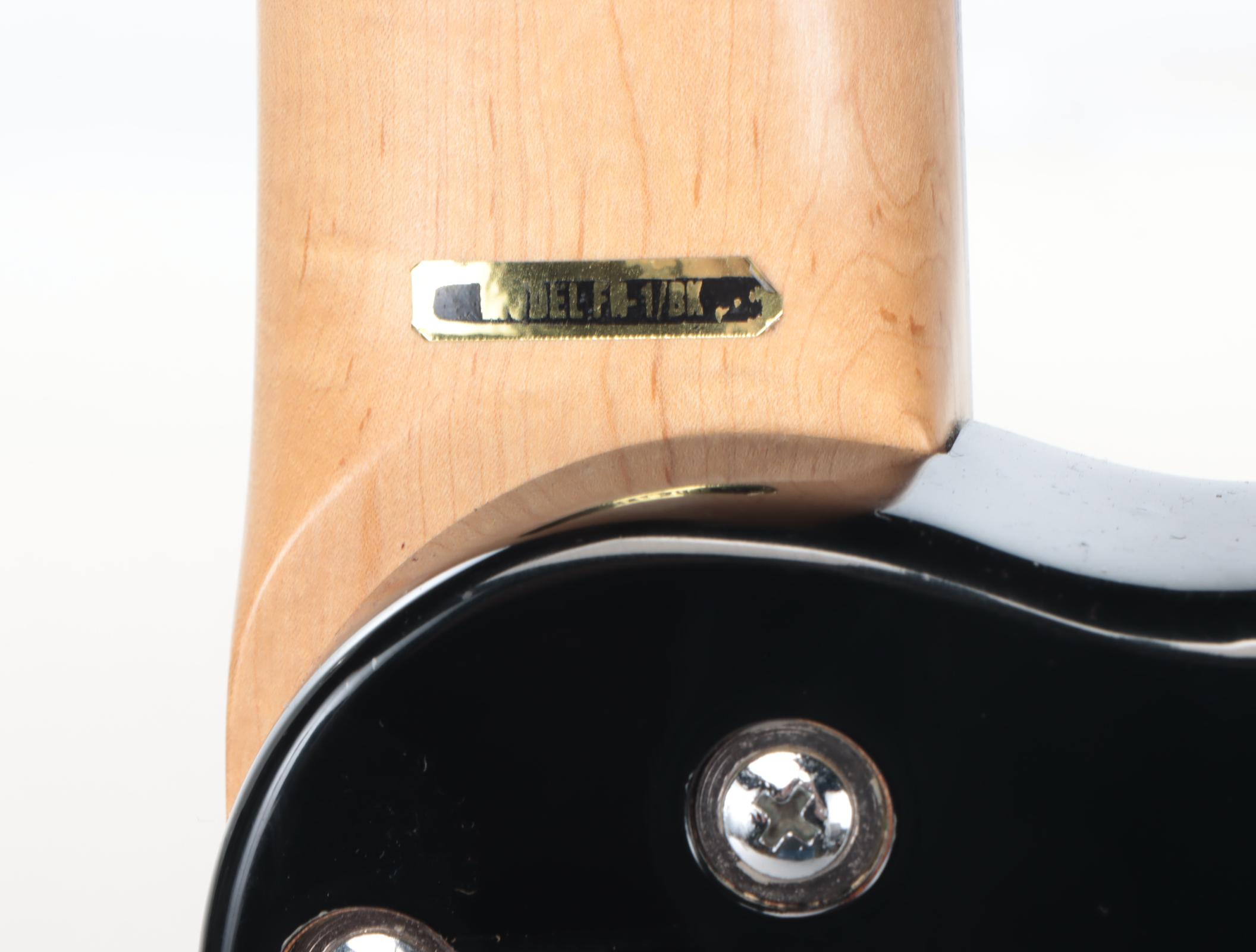 Samick Fairlane Greg Bennett 4-String Right-Handed 34" Scale Bass Guitar