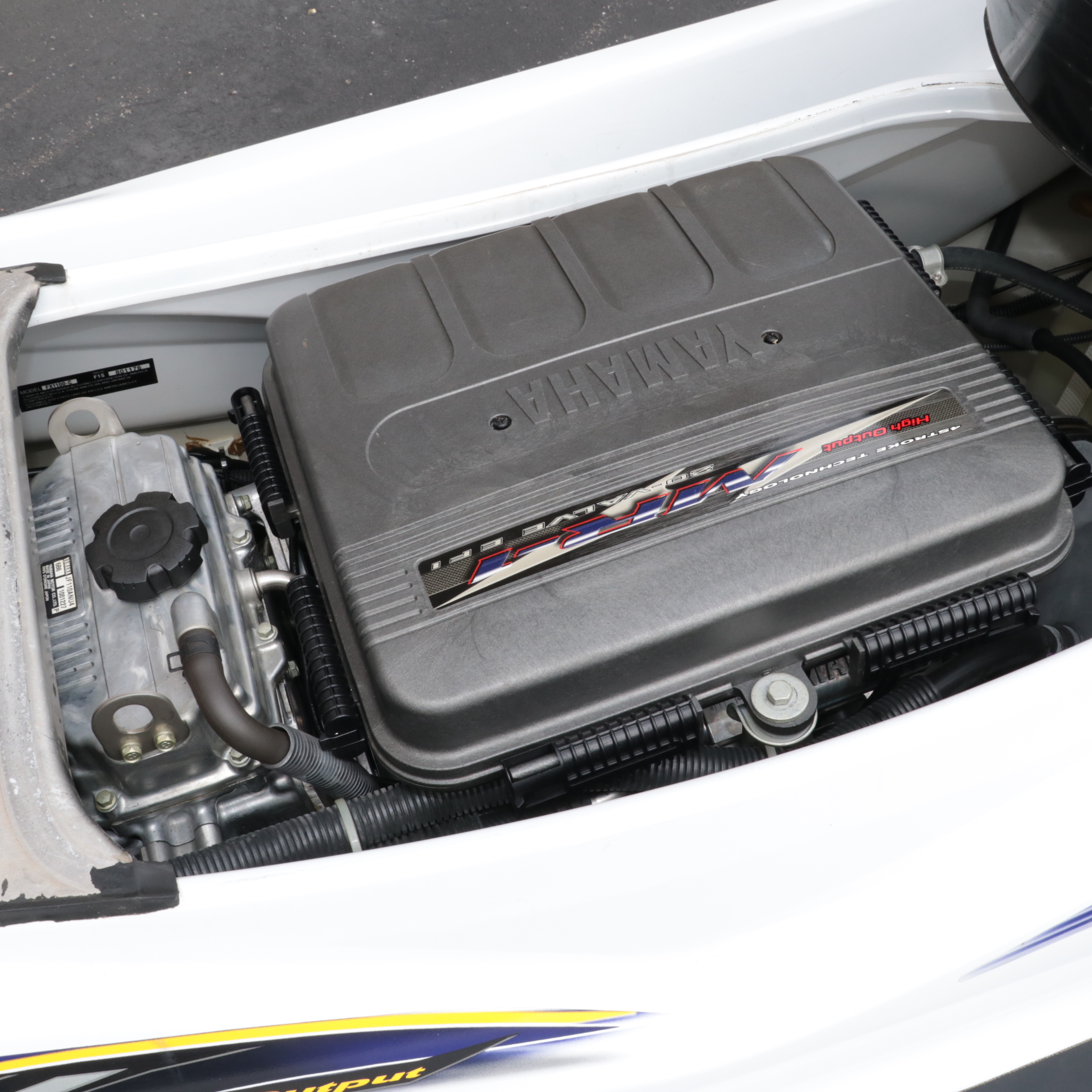 2004 Yamaha Wave Runner FX1100-C w/ Trailer