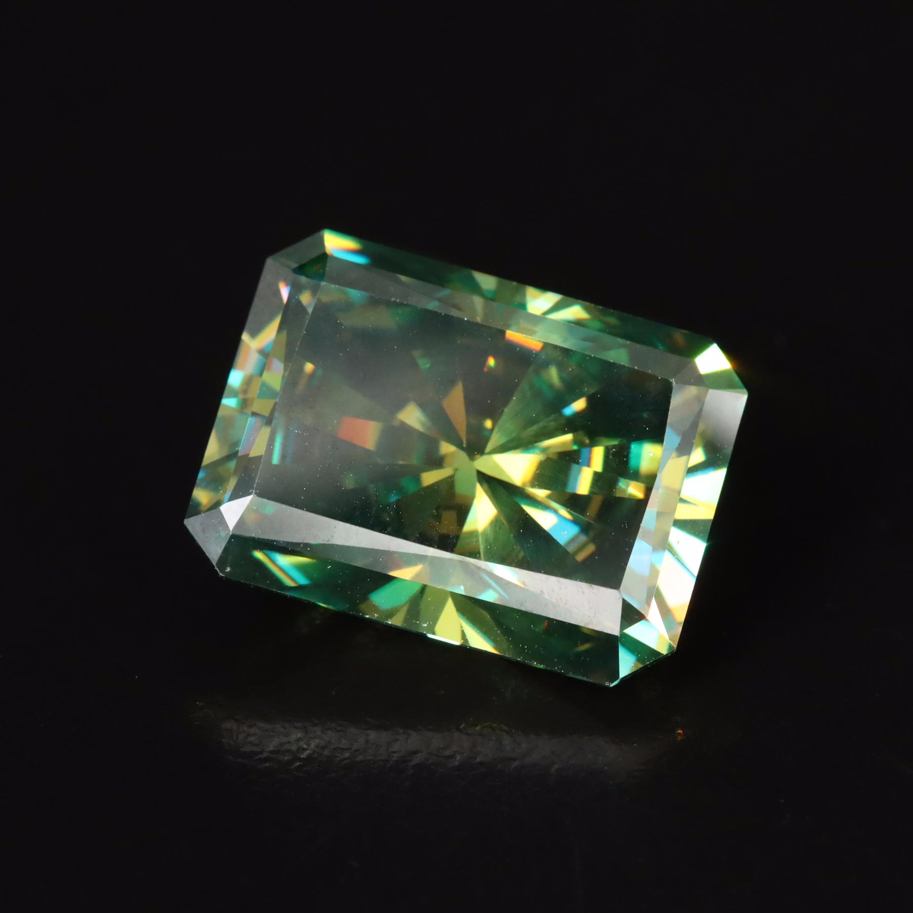 Loose 12.45 CT Moissanite