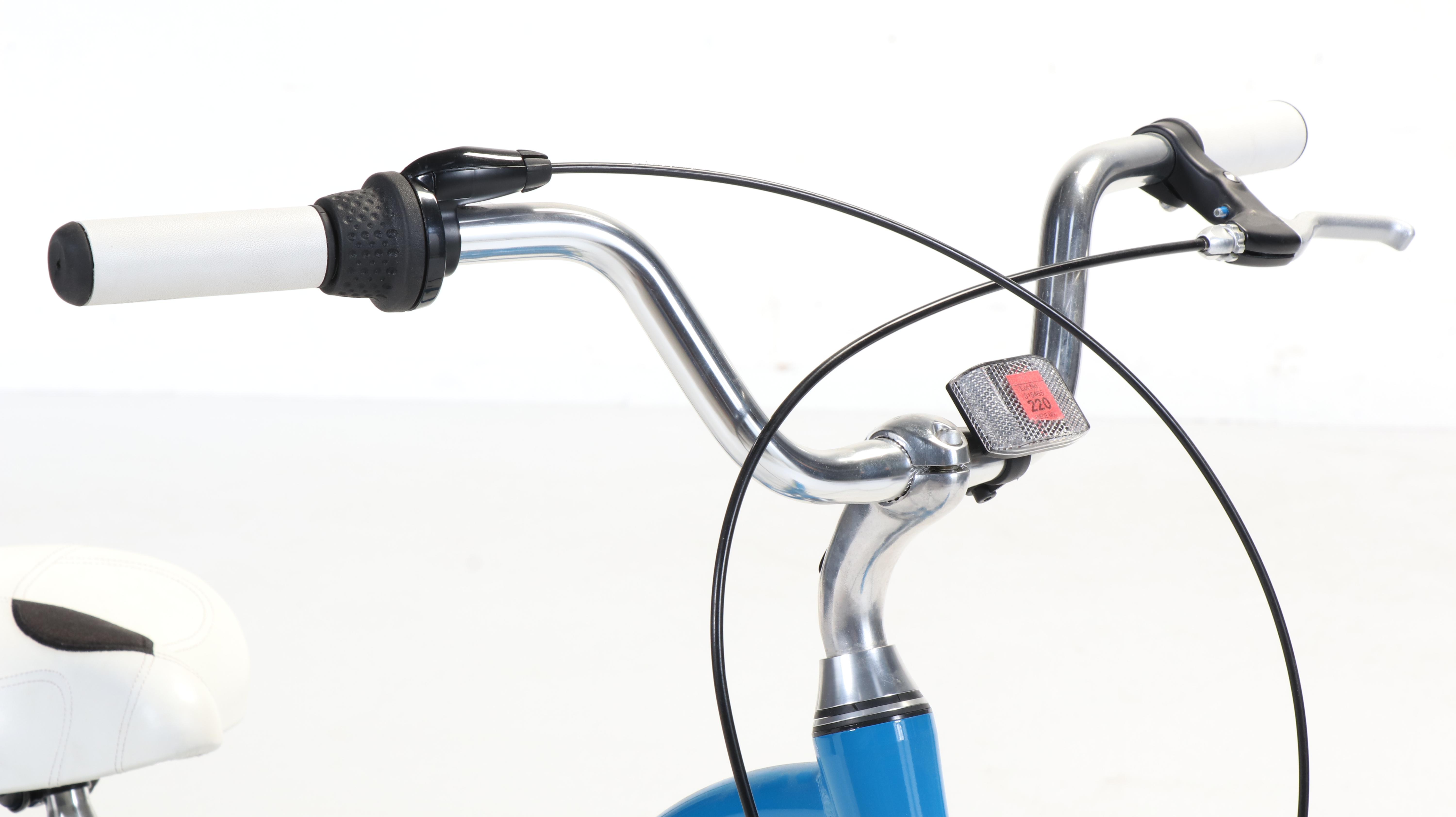 Electra Bicycle Co. Townie 3i Flat Foot Step-Through Bicycle