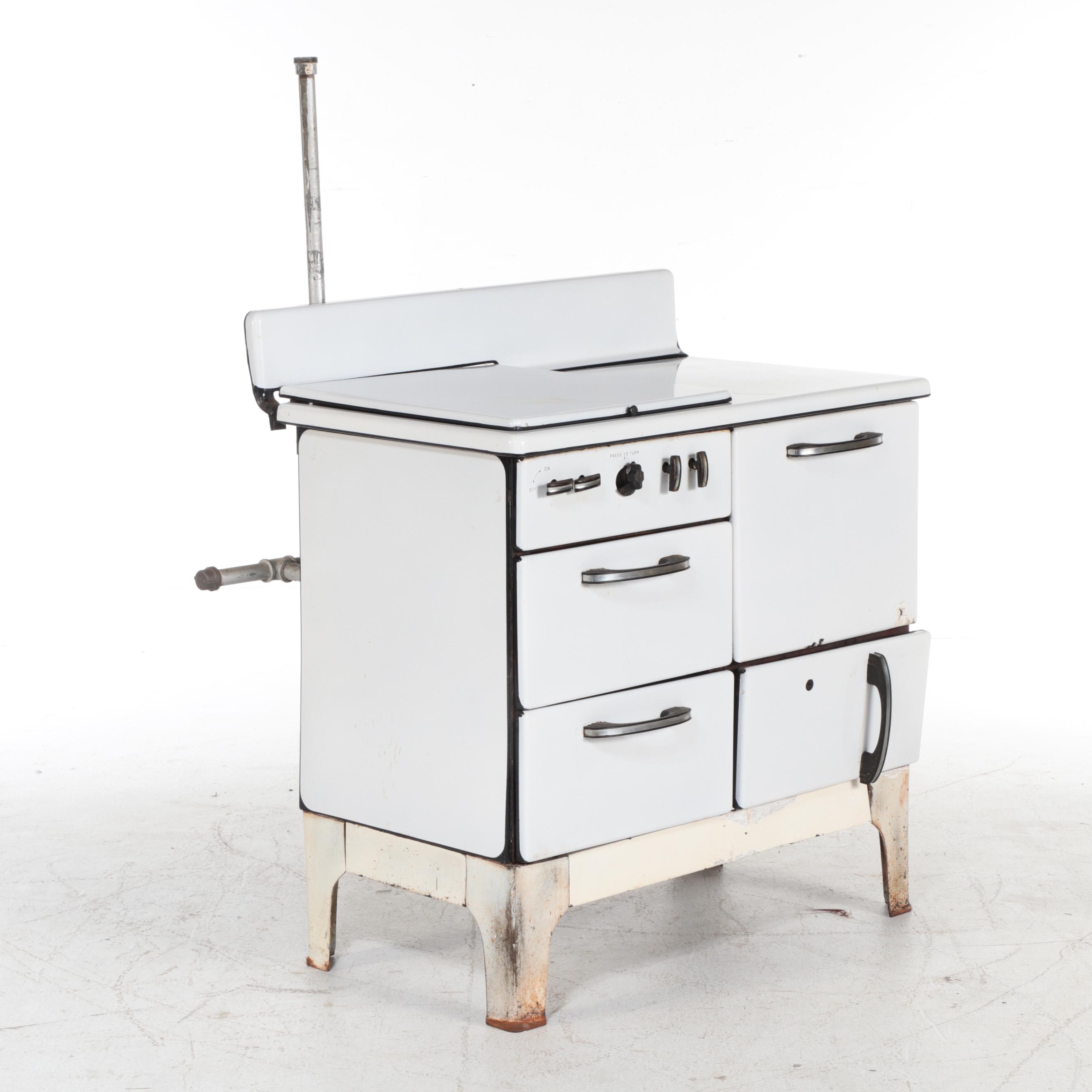 White Enameled Cast Iron Gas Range, Early to Mid-20th Century