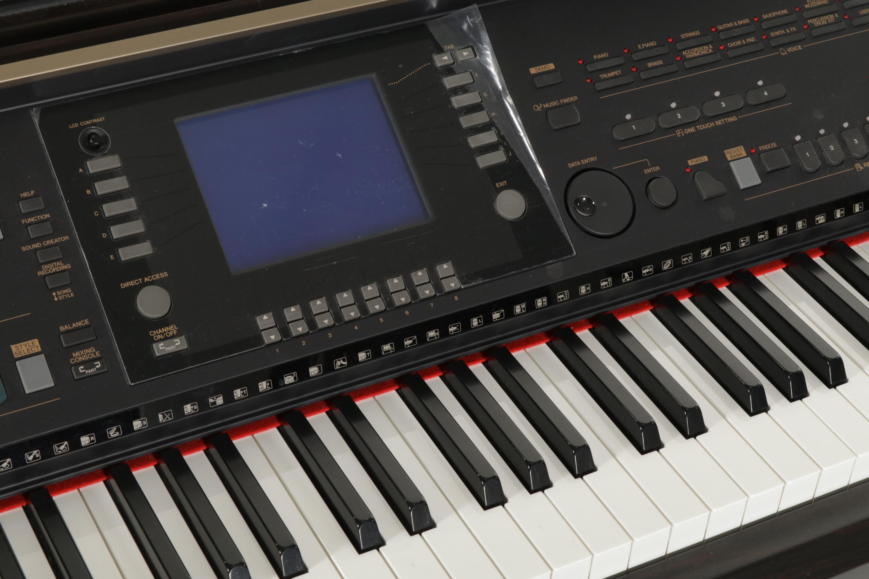 Yamaha Clavinova CVP-303 Digital Piano, 2004