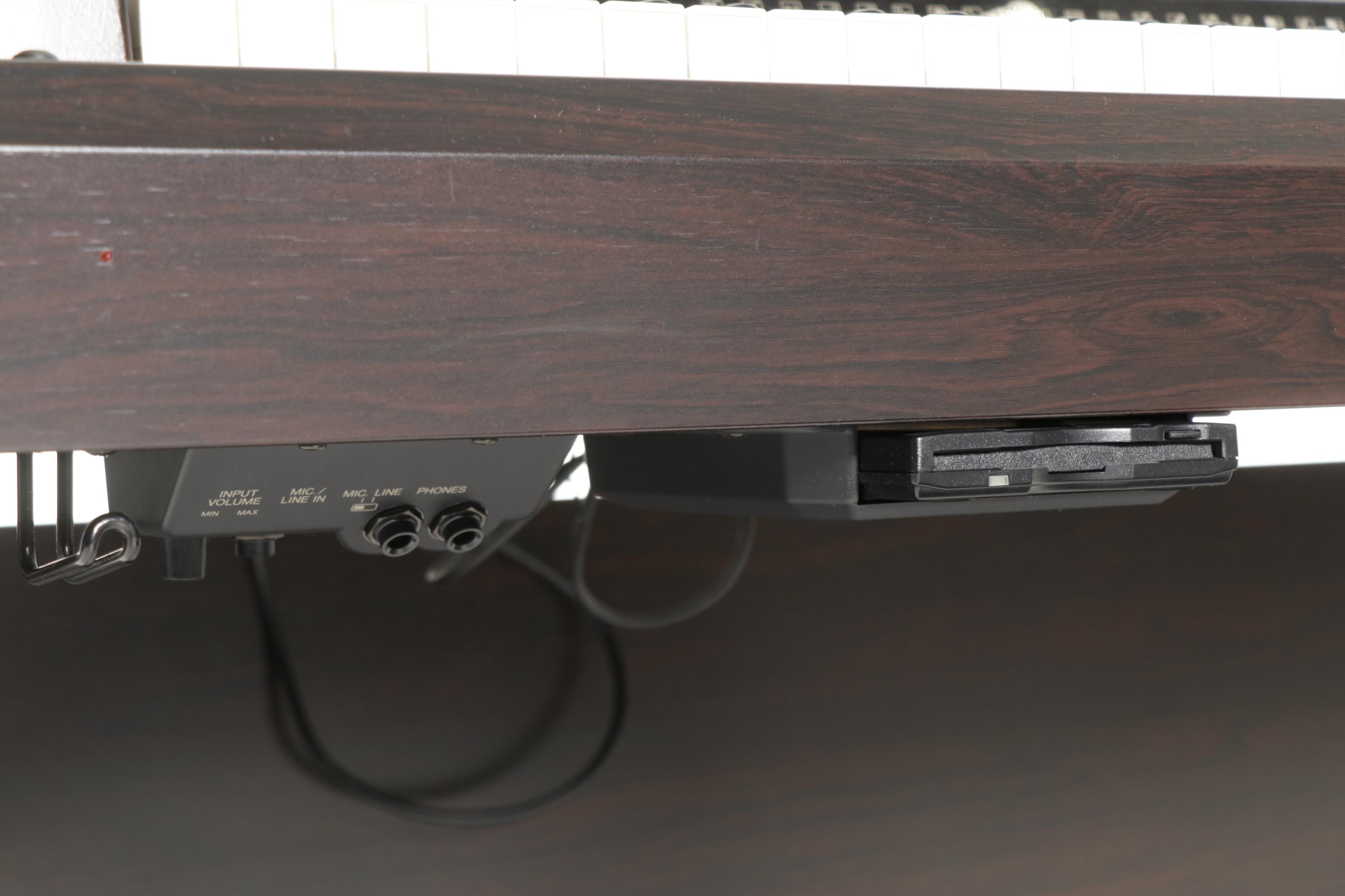 Yamaha Clavinova CVP-303 Digital Piano, 2004