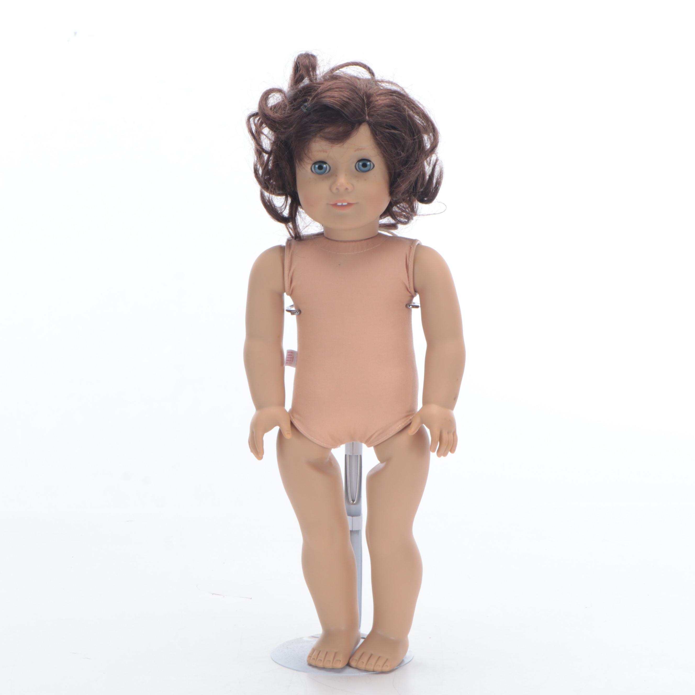 American Girl Doll Lindsey Bergman with Outfits, Trunk and Chest, 2008