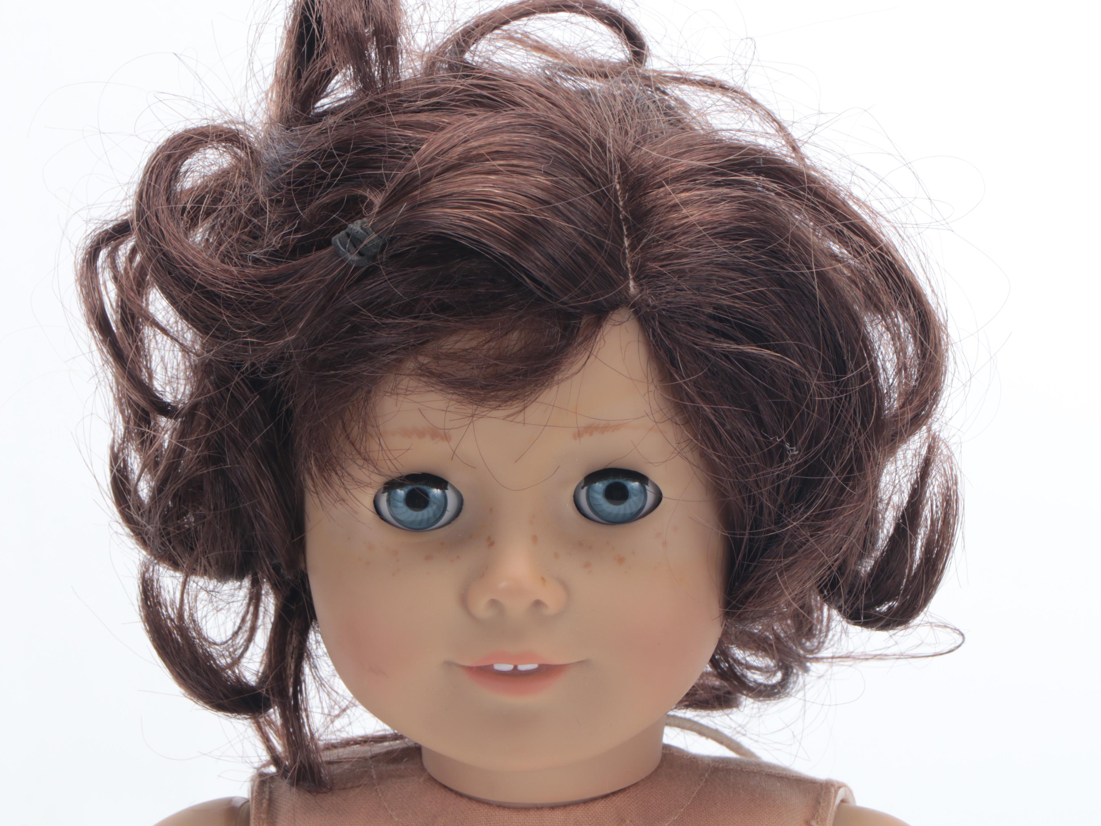 American Girl Doll Lindsey Bergman with Outfits, Trunk and Chest, 2008