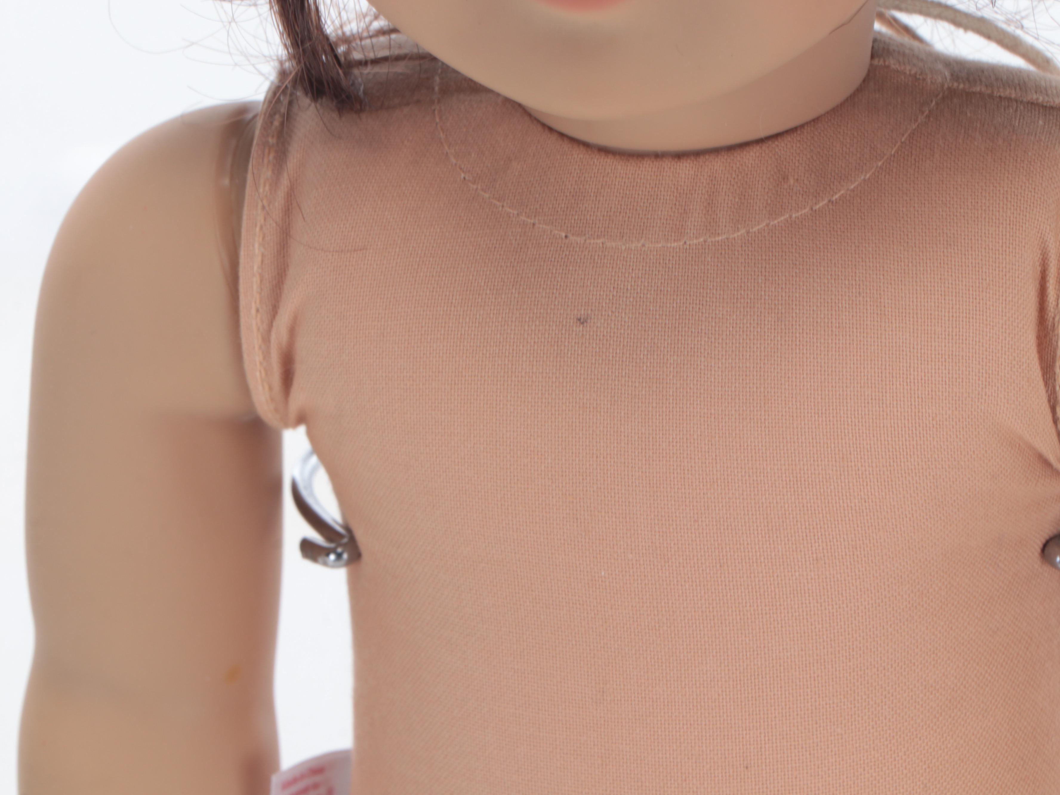 American Girl Doll Lindsey Bergman with Outfits, Trunk and Chest, 2008